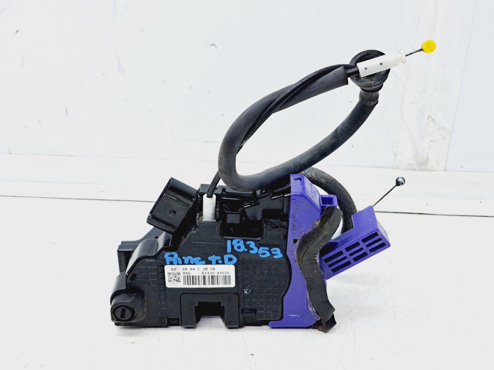 Recambio de cerradura puerta trasera derecha para kia carens ( ) basic referencia OEM IAM 81420A4030  