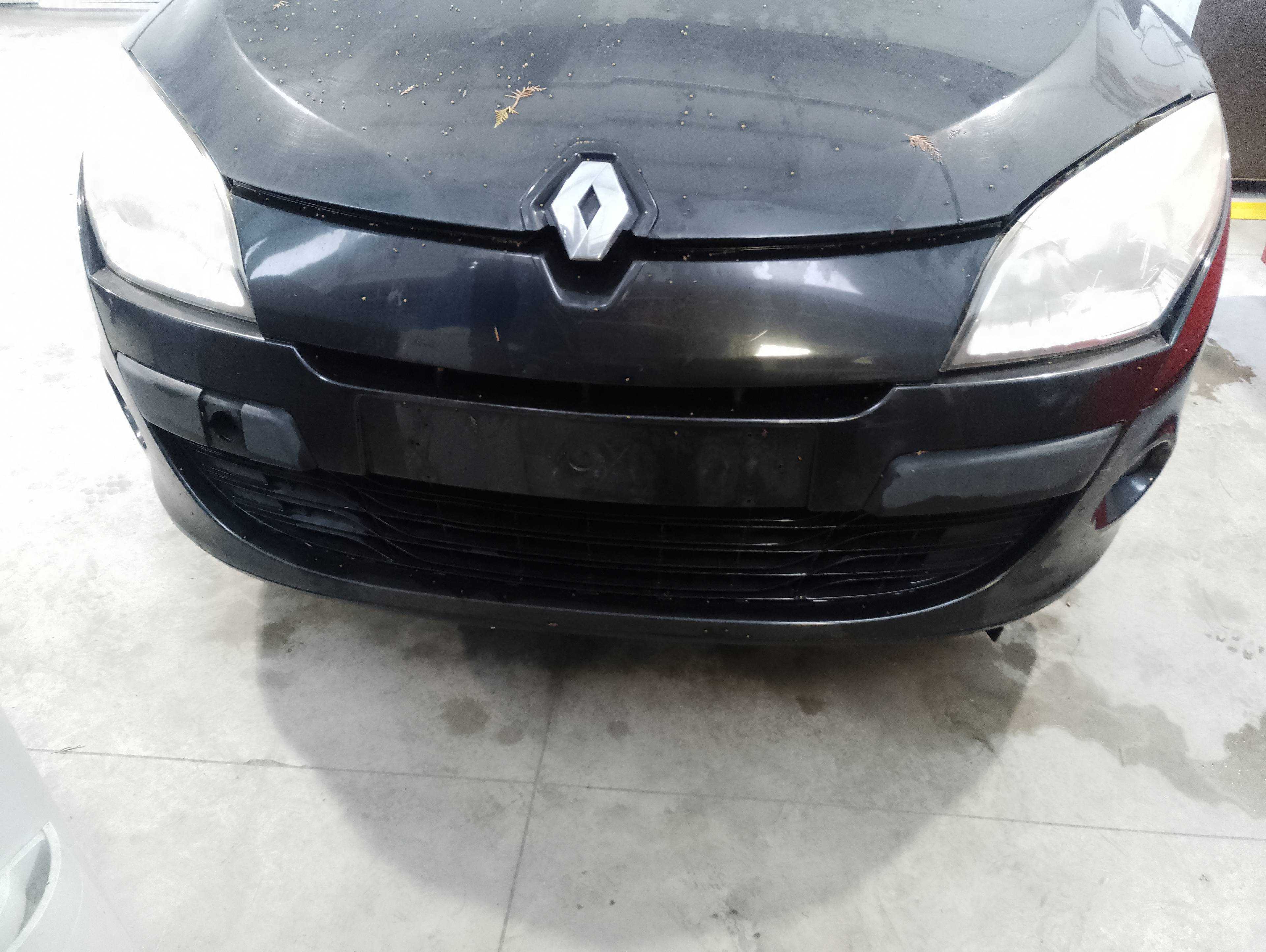 Recambio de paragolpes delantero para renault megane iii berlina 5 p business referencia OEM IAM   