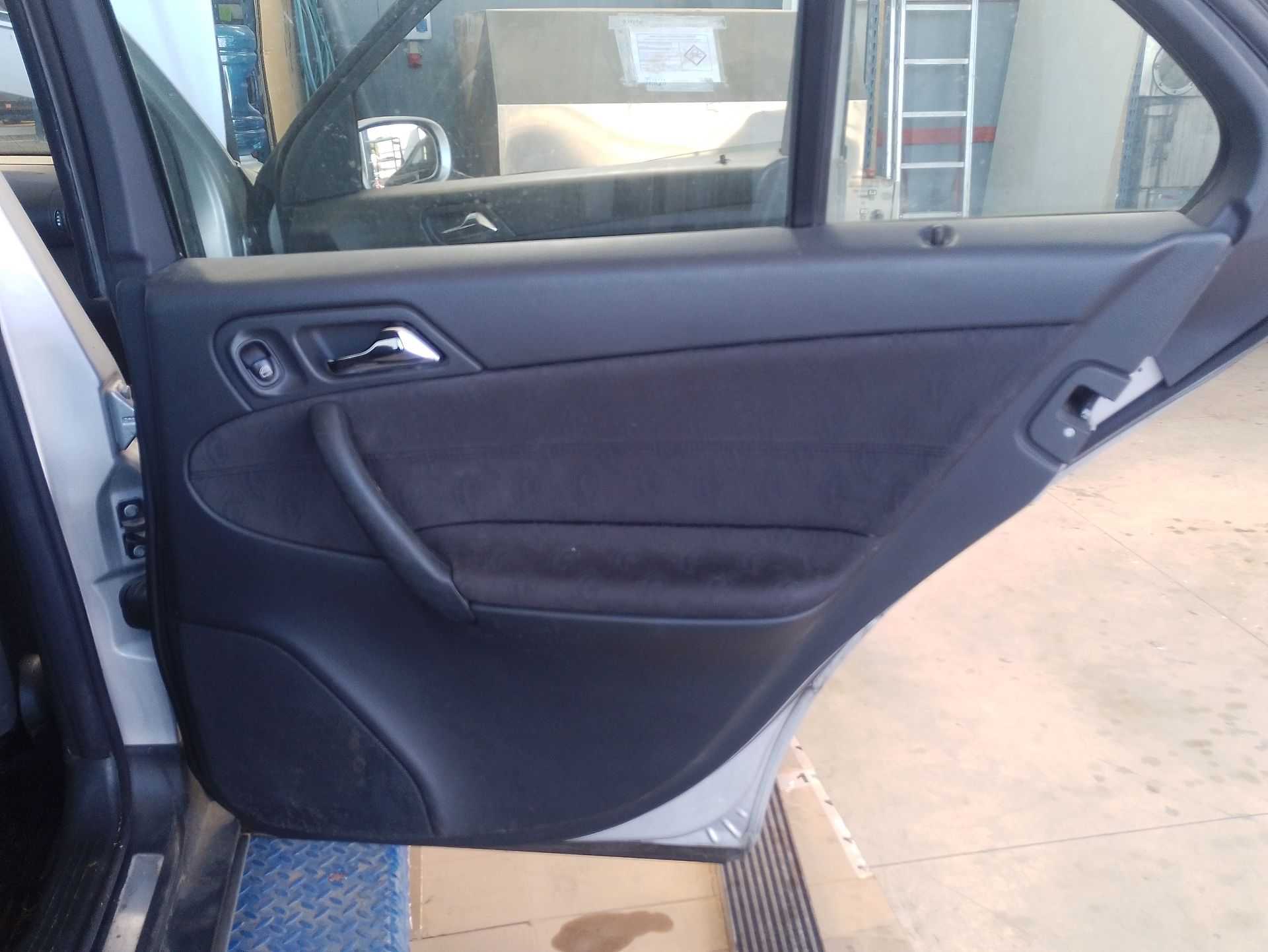 Recambio de guarnecido puerta trasera derecha para mercedes-benz clase c (w203) c 220 cdi (203.006) referencia OEM IAM   