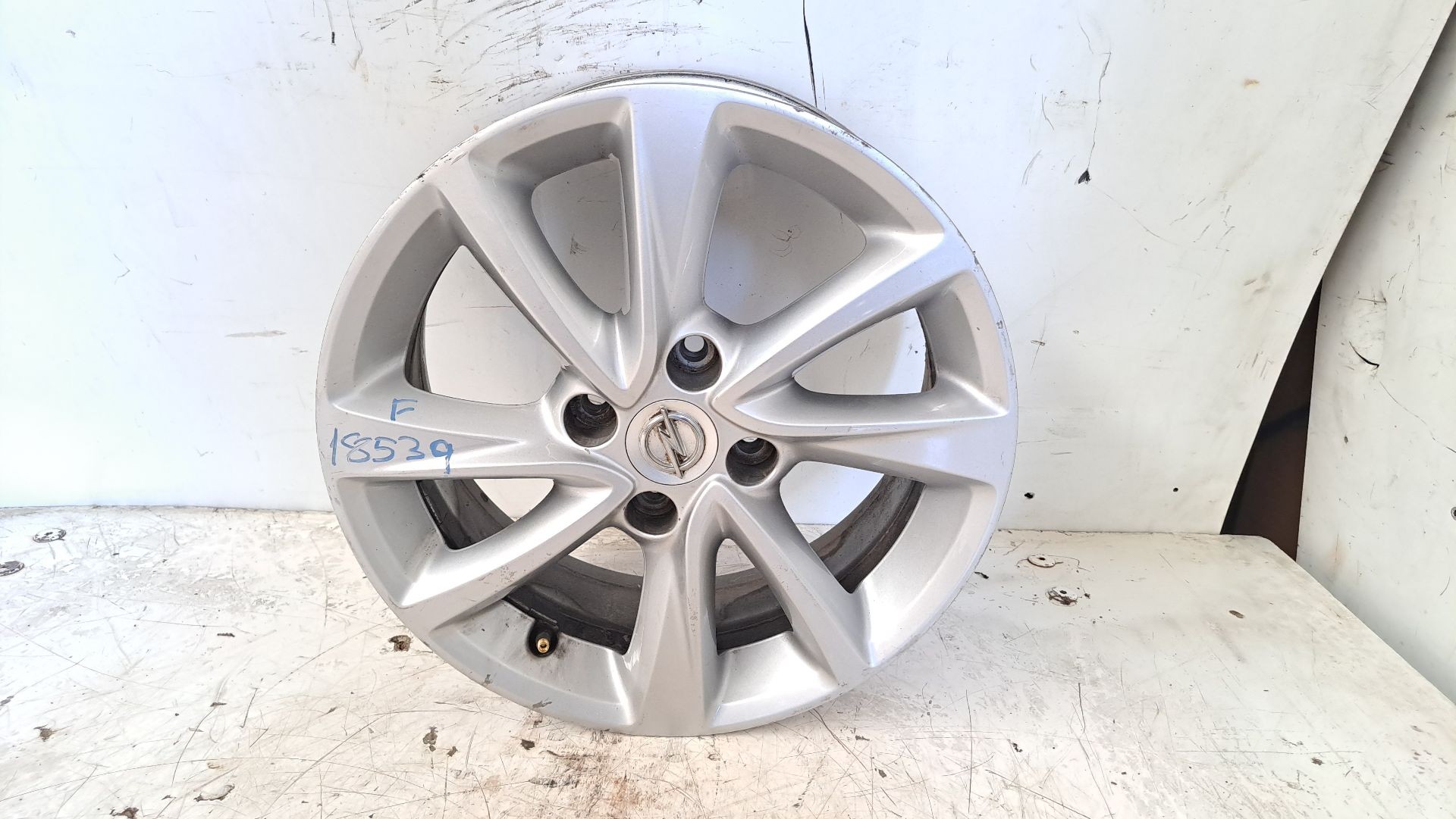 Recambio de llanta para opel corsa f edition referencia OEM IAM r16 9832277280 