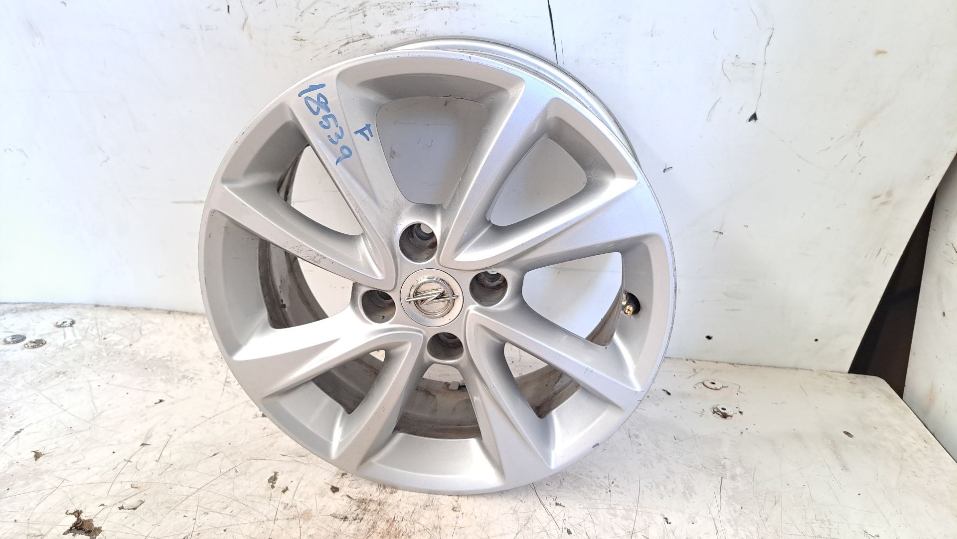 Recambio de llanta para opel corsa f edition referencia OEM IAM r16 9832277280 