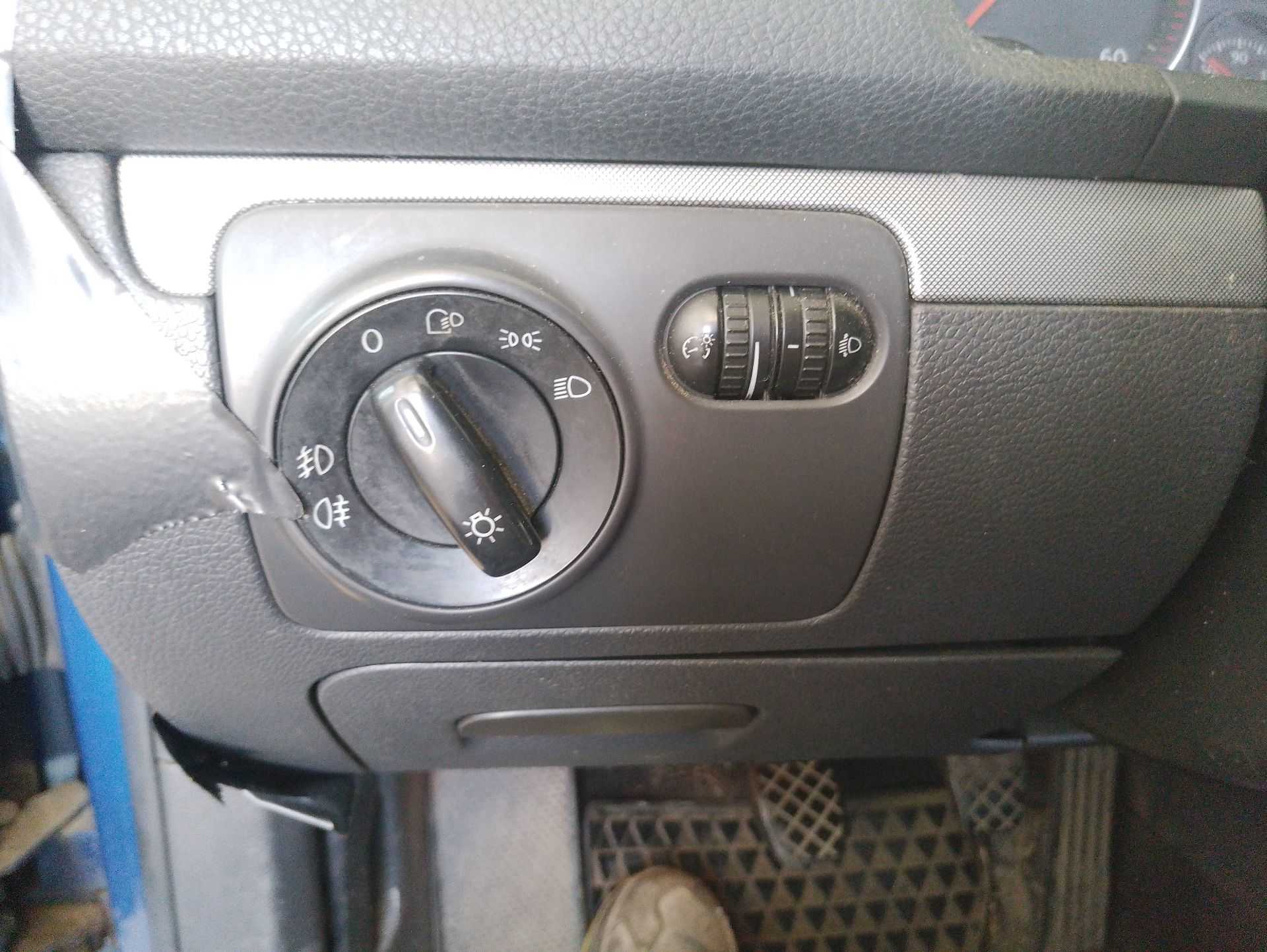Recambio de mando luces para volkswagen golf v (1k1) 1.9 tdi referencia OEM IAM   