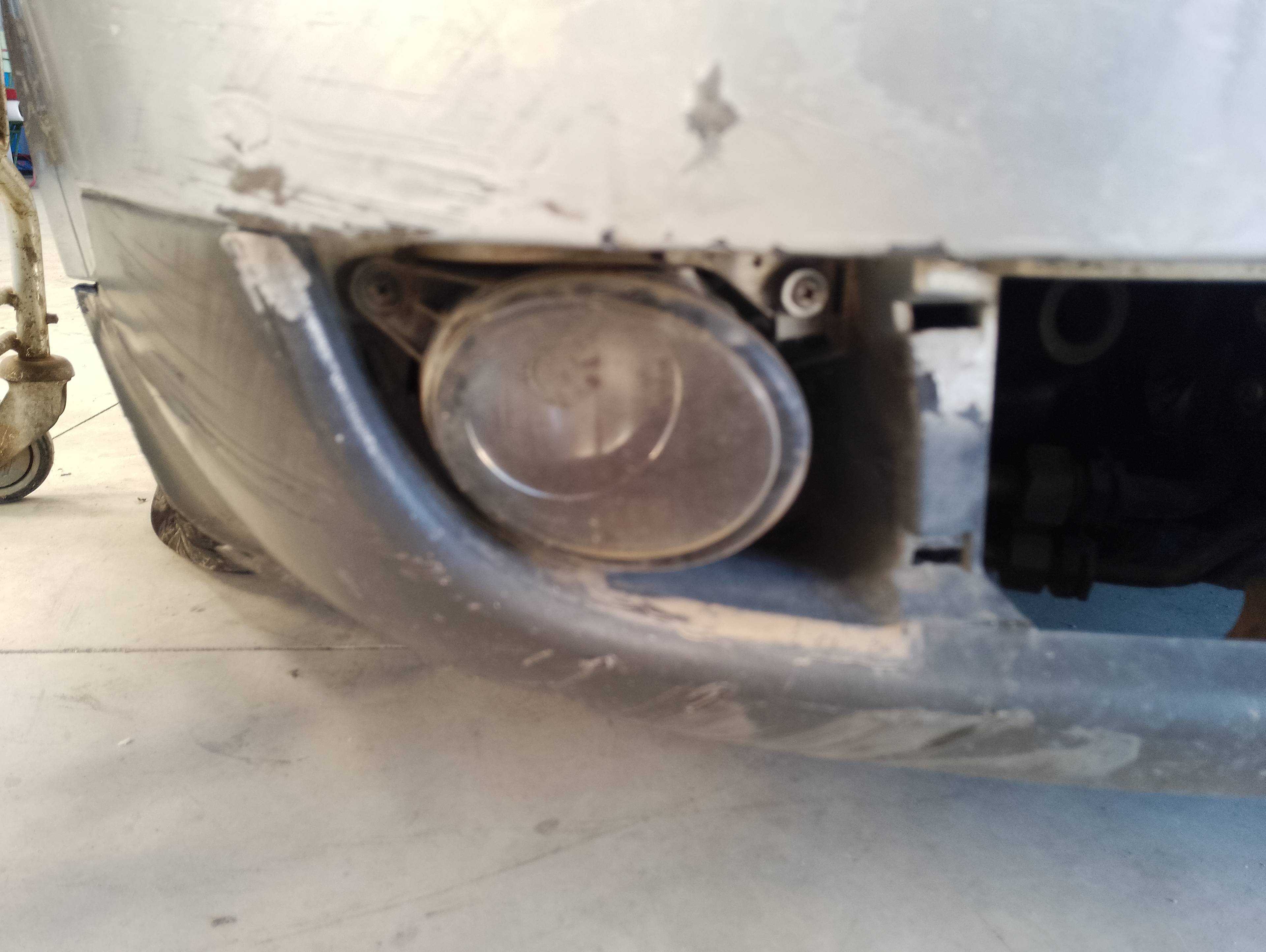 Recambio de faro antiniebla derecho para audi a6 berlina (4b2) 1.9 tdi referencia OEM IAM   