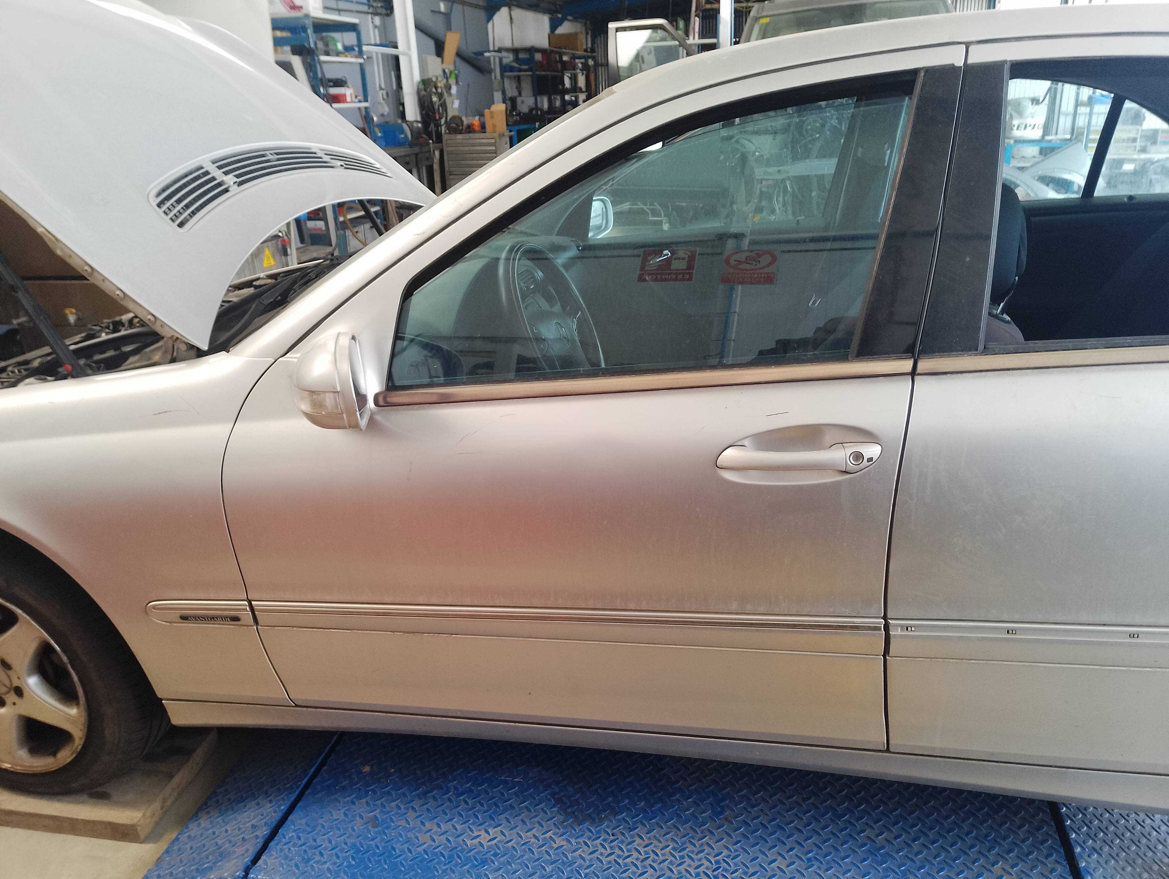 Recambio de puerta delantera izquierda para mercedes-benz clase c (w203) berlina 270 cdi (203.016) referencia OEM IAM   