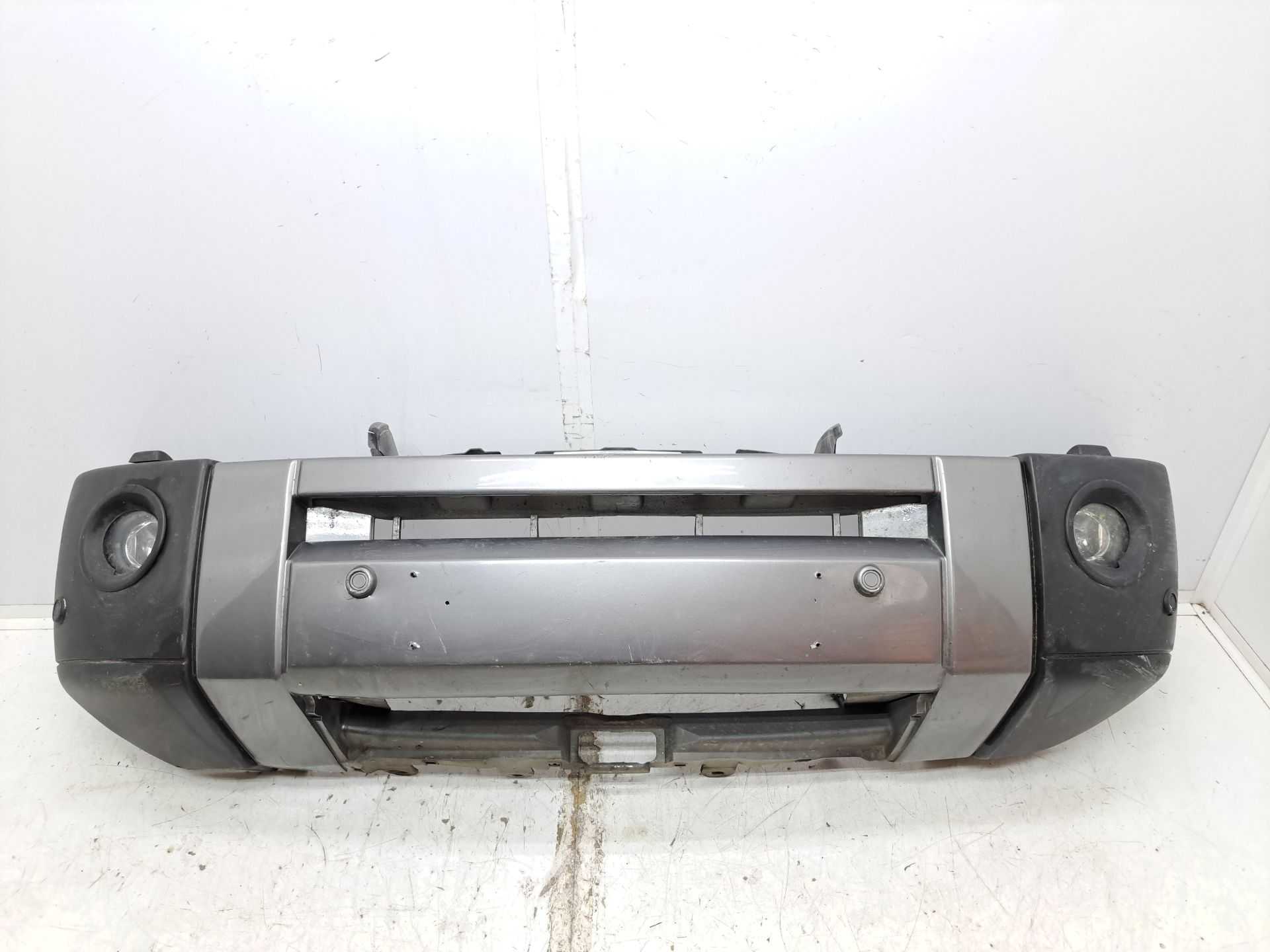 Recambio de paragolpes delantero para land rover discovery v6 td edition 60 yrs referencia OEM IAM   
