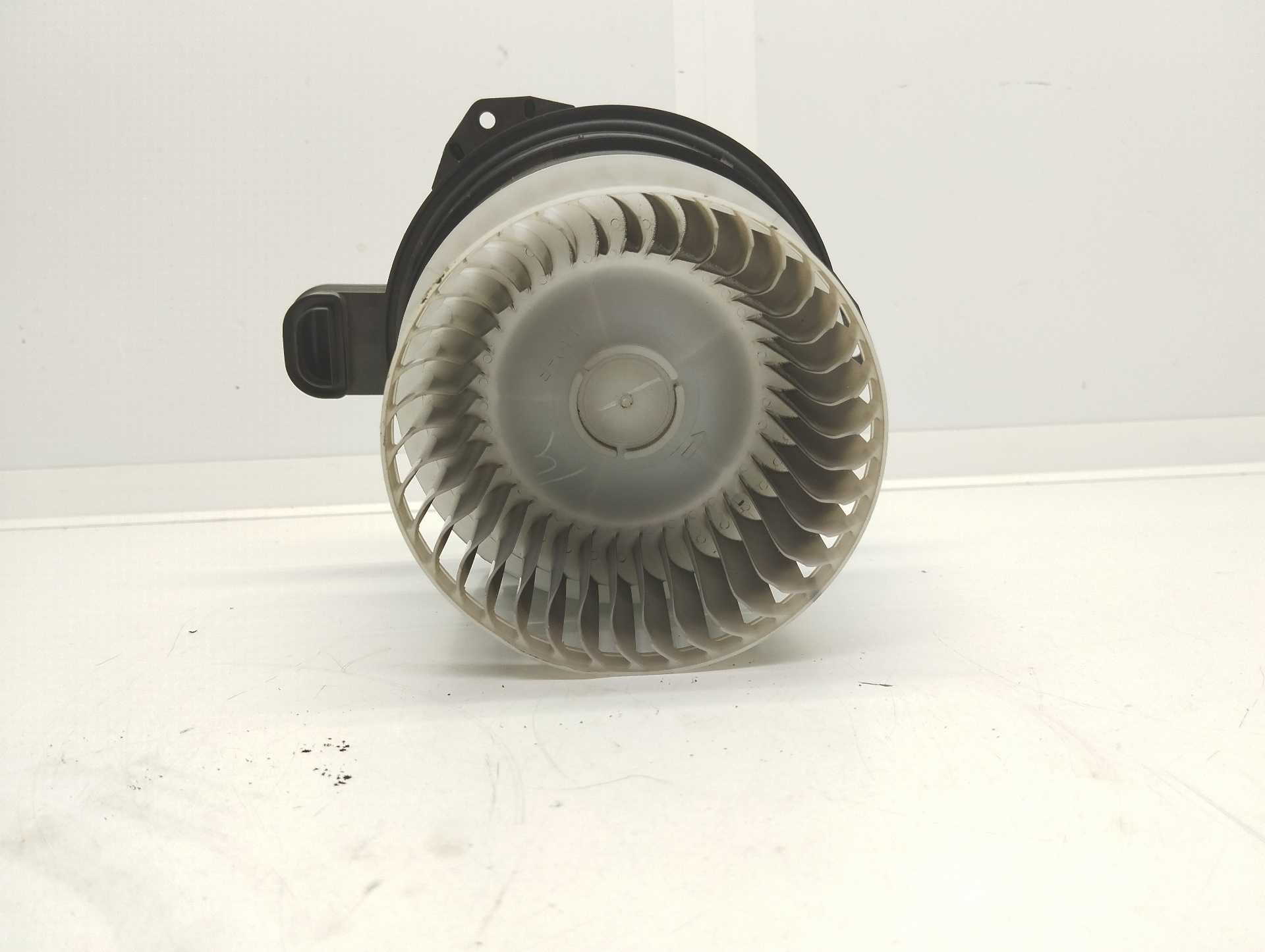 Recambio de motor calefaccion para toyota c-hr hybrid active referencia OEM IAM 5285 DENSO 