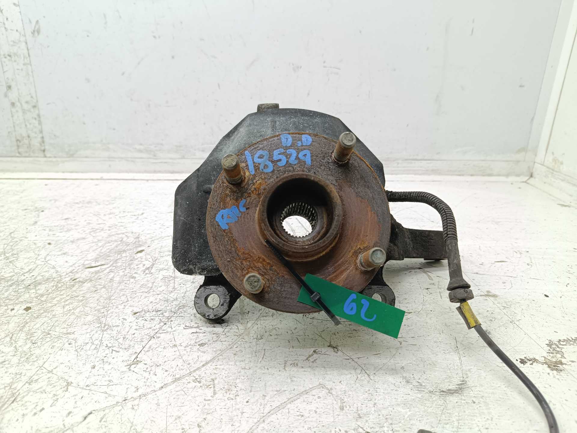 Recambio de mangueta delantera derecha para chevrolet nubira berlina 1.8 cat referencia OEM IAM   