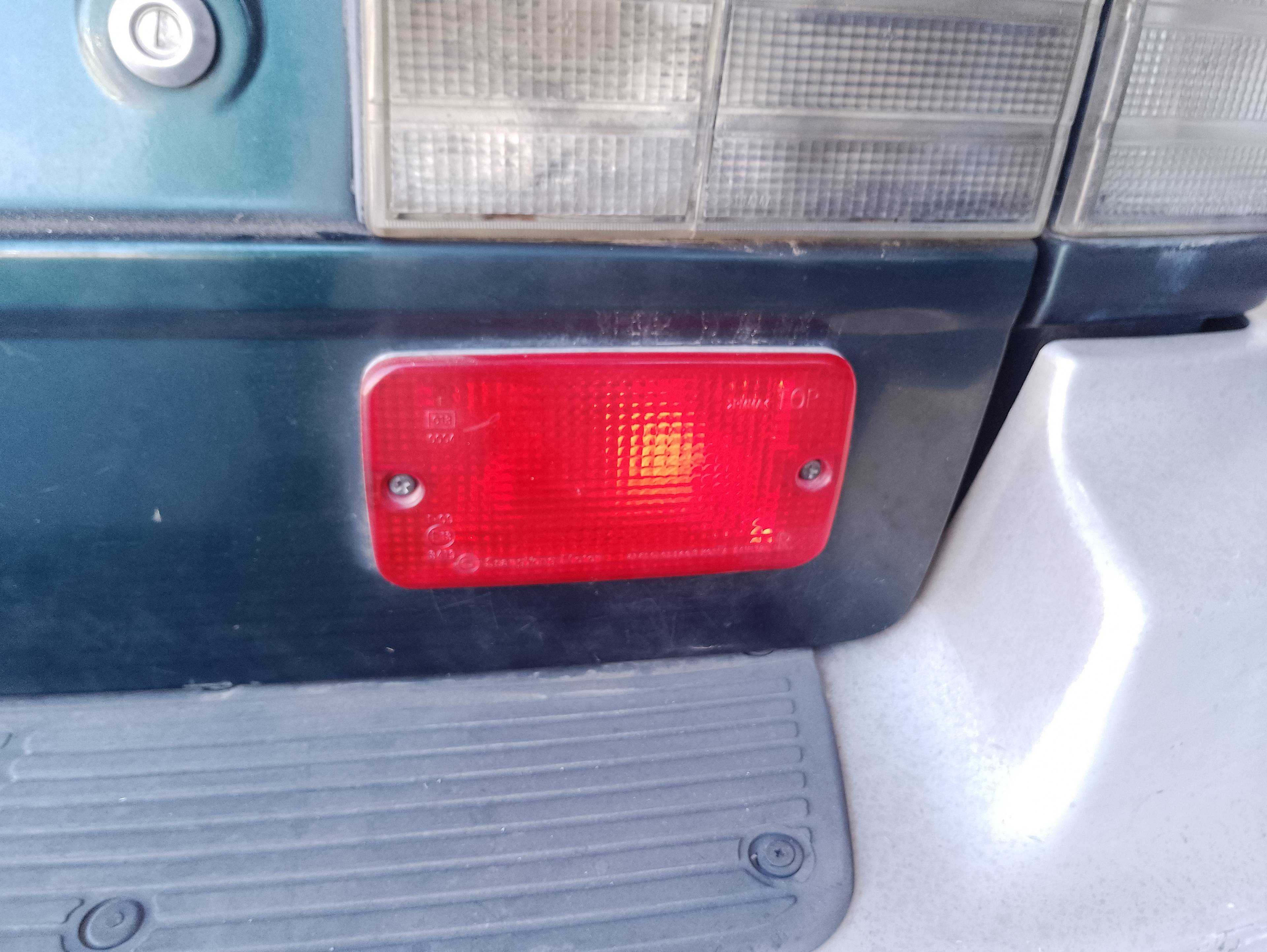 Recambio de faro antiniebla trasero derecho para ssangyong musso 4x4 wagon referencia OEM IAM   