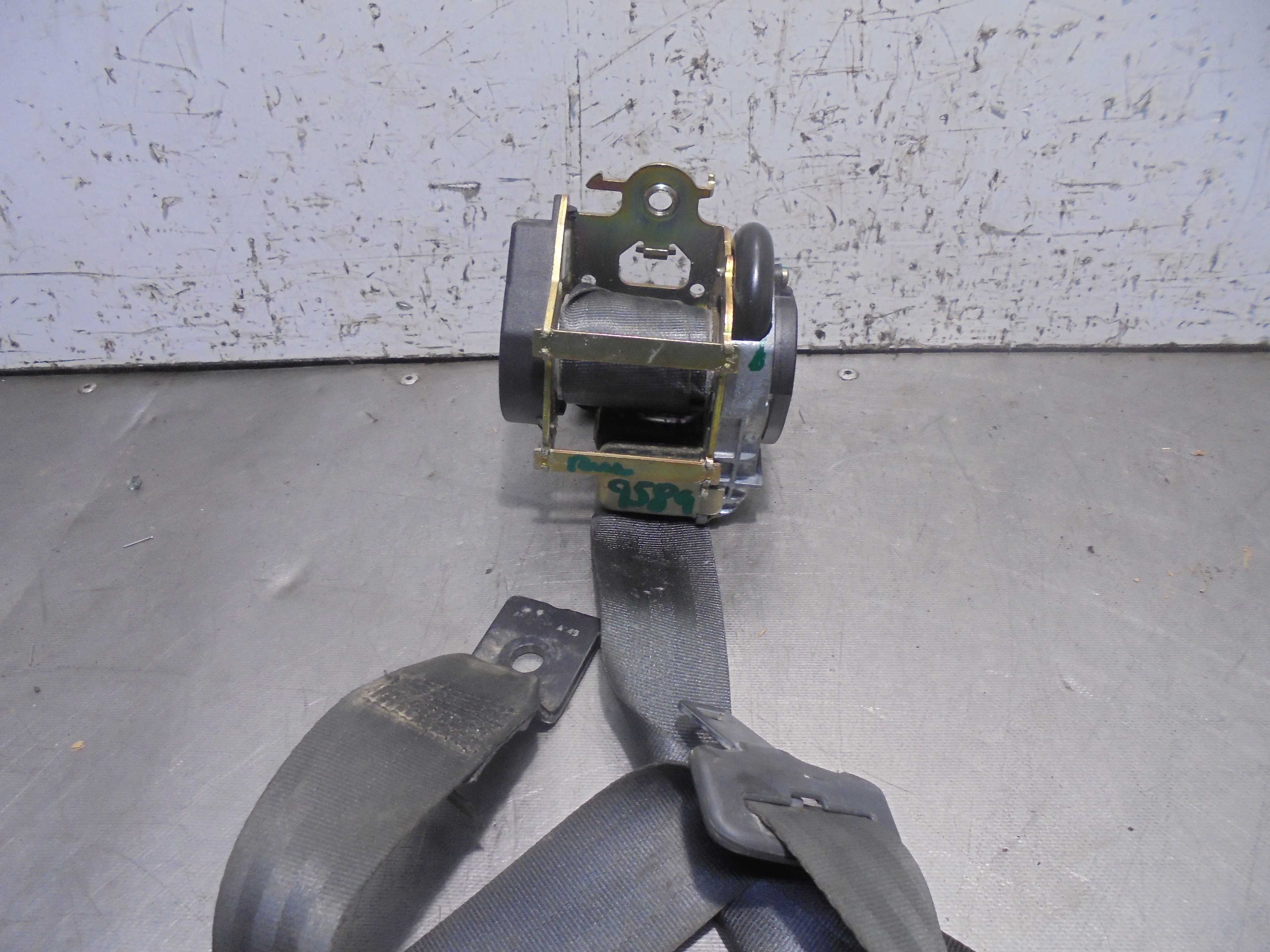 Recambio de cinturon seguridad trasero izquierdo para renault megane ii coupe/cabrio referencia OEM IAM 8200077387  
