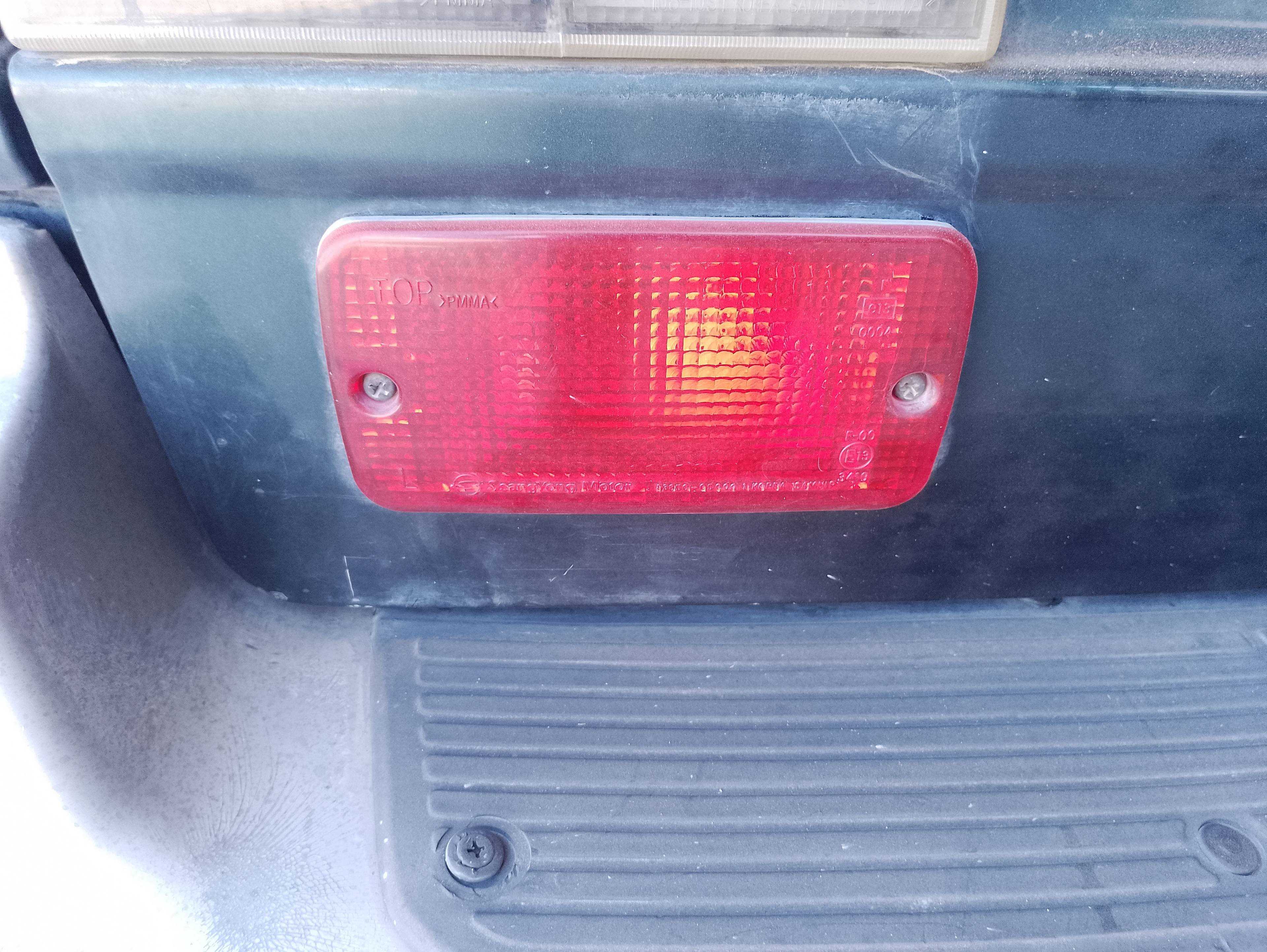 Recambio de faro antiniebla trasero izquierdo para ssangyong musso 4x4 wagon referencia OEM IAM   