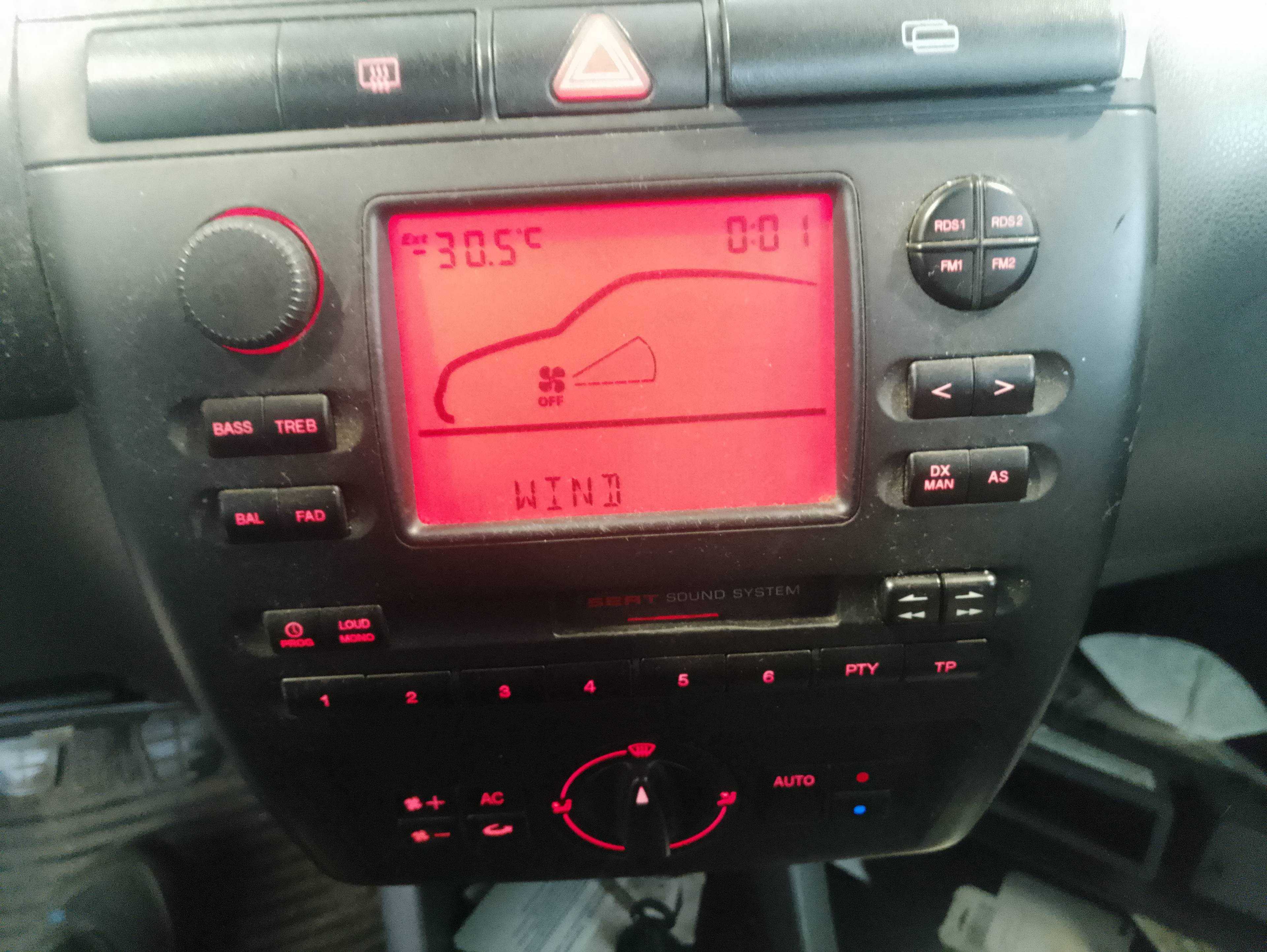 Recambio de pantalla multifuncion para seat cordoba berlina (6k2) sport referencia OEM IAM   