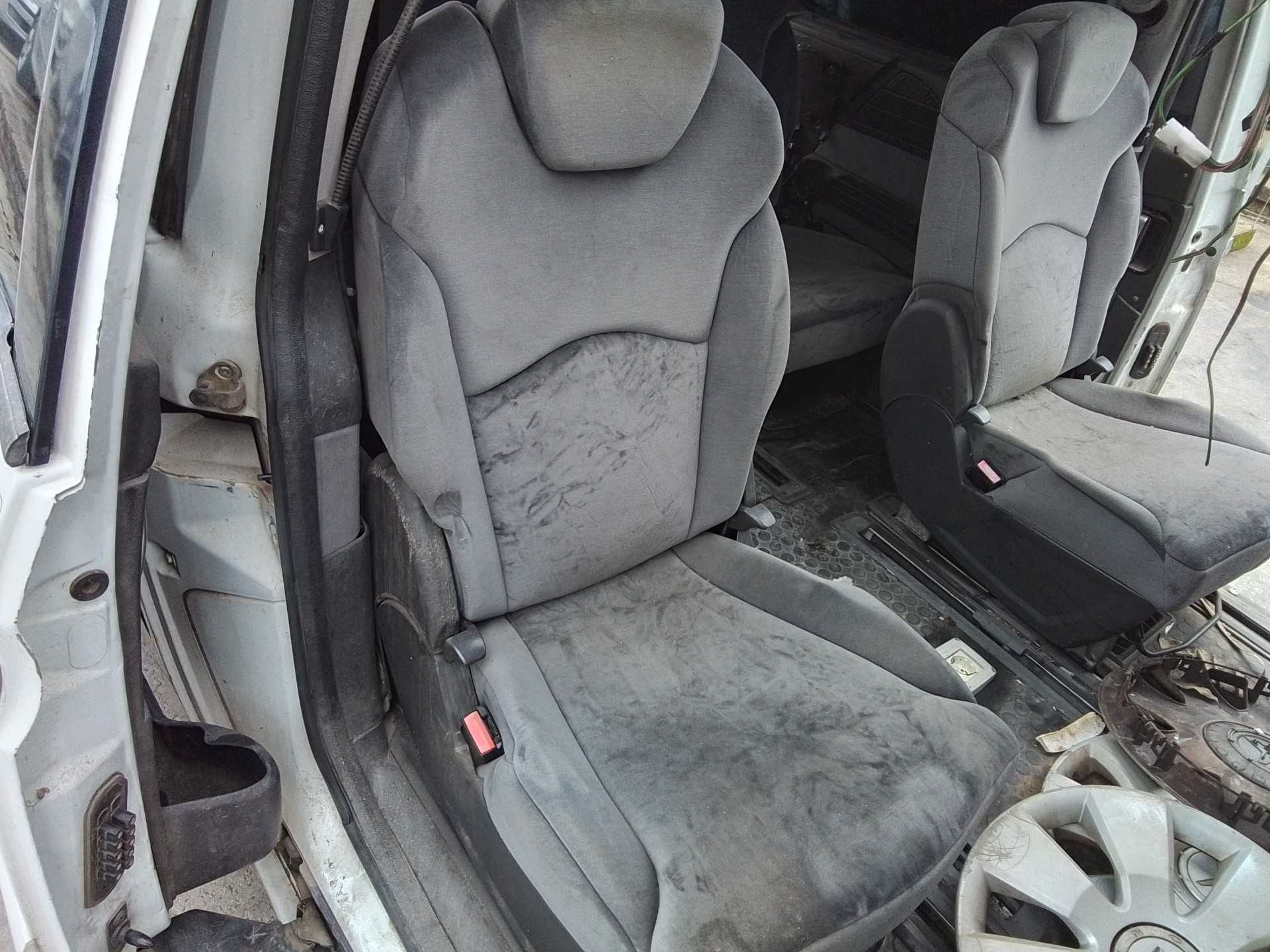 Recambio de asientos trasero derecho para citroën c8 2.0 hdi x referencia OEM IAM   