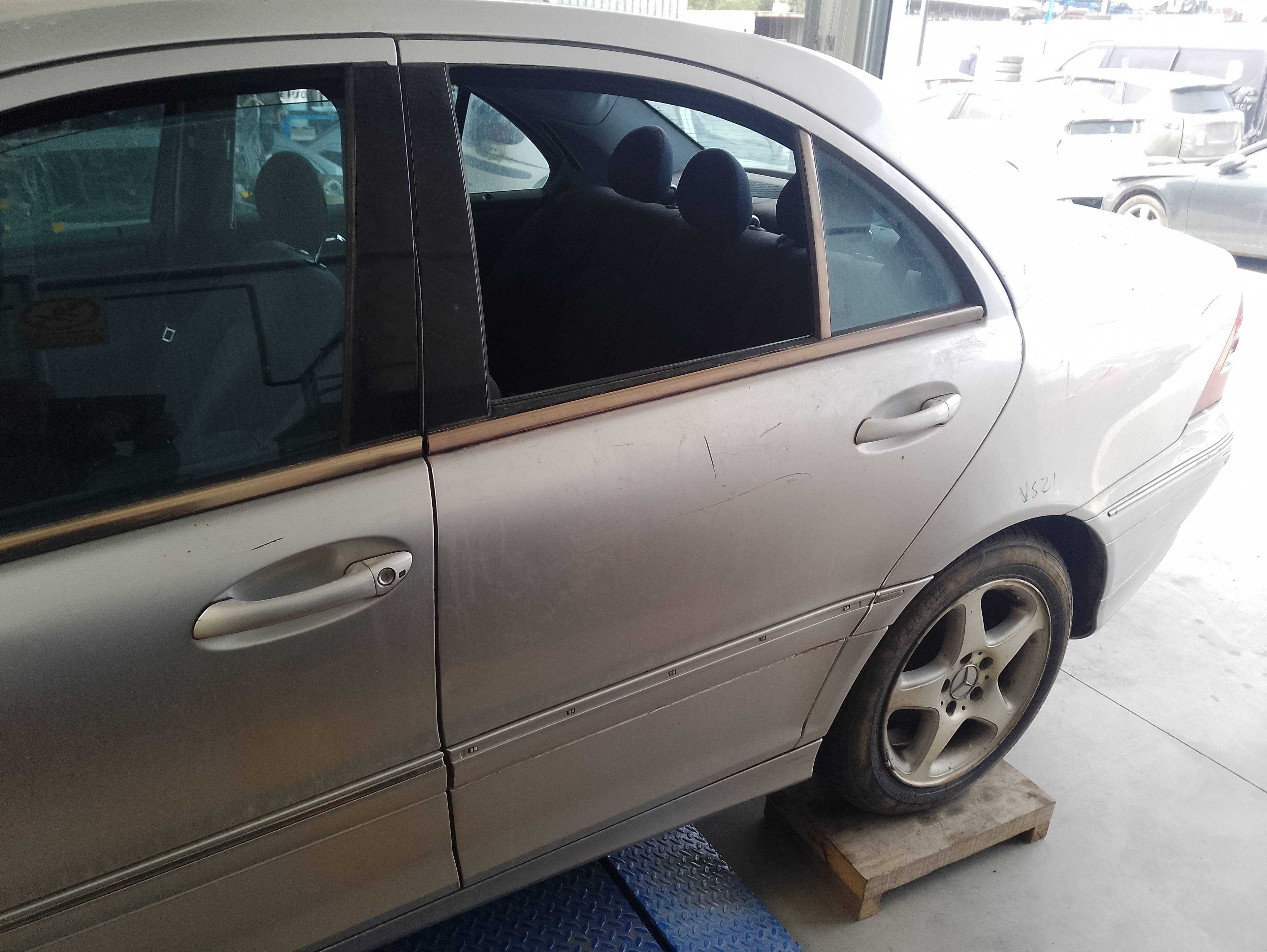 Recambio de puerta trasera izquierda para mercedes-benz clase c (w203) berlina 270 cdi (203.016) referencia OEM IAM   