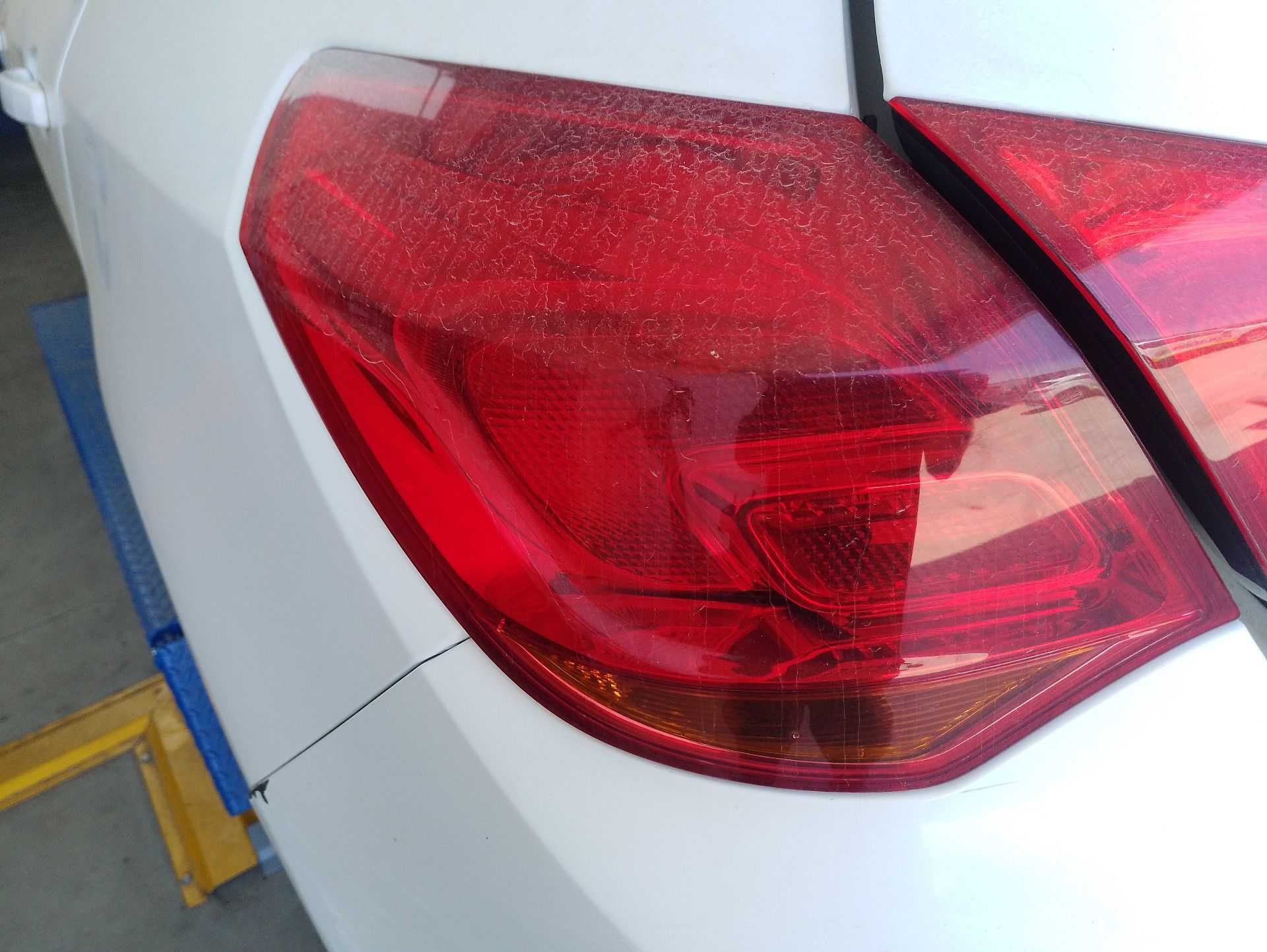 Recambio de piloto trasero izquierdo para opel astra j (p10) 1.7 cdti (68) referencia OEM IAM 13306453  