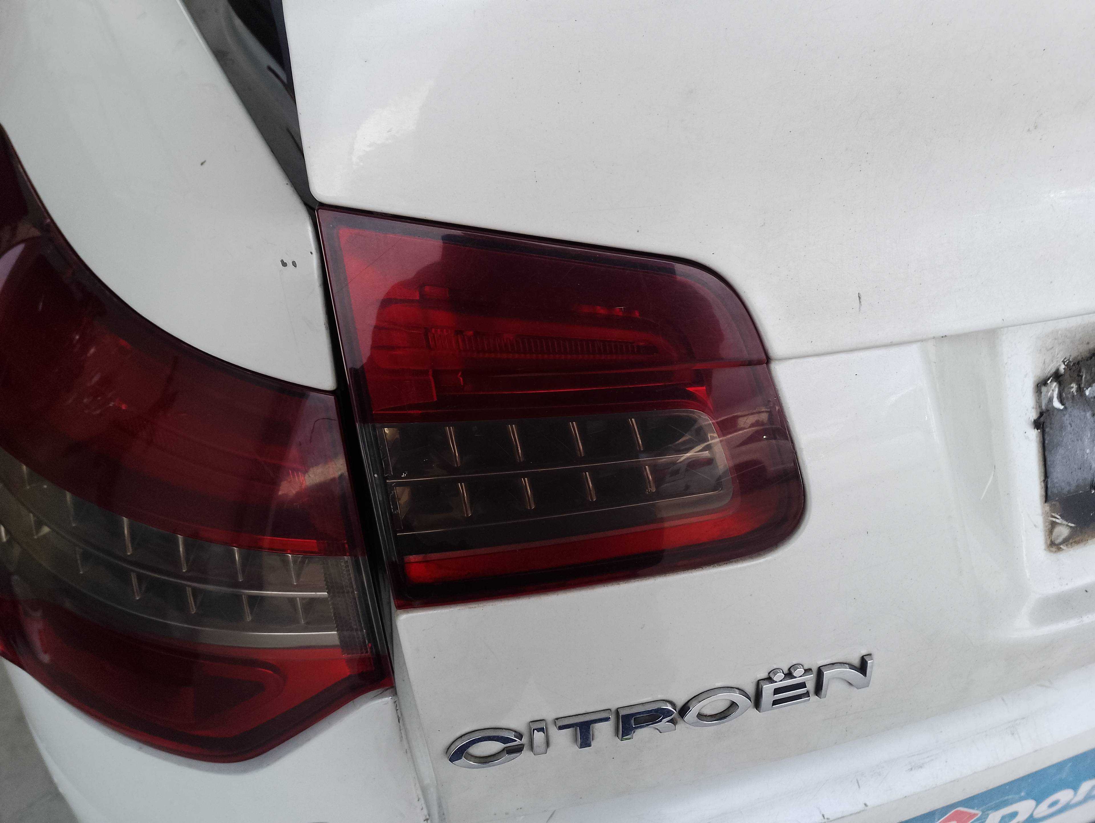 Recambio de piloto porton trasero izquierdo para citroën c5 berlina business referencia OEM IAM   