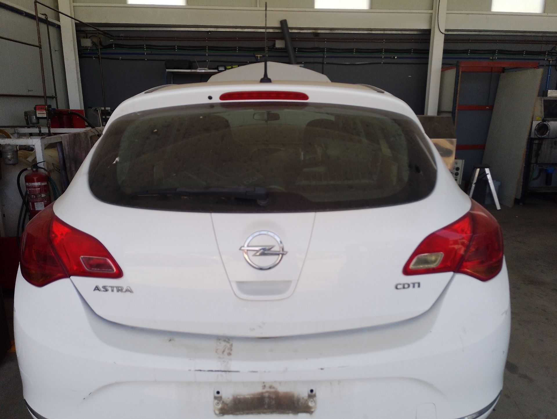 Recambio de porton trasero para opel astra j (p10) 1.7 cdti (68) referencia OEM IAM 13372624  