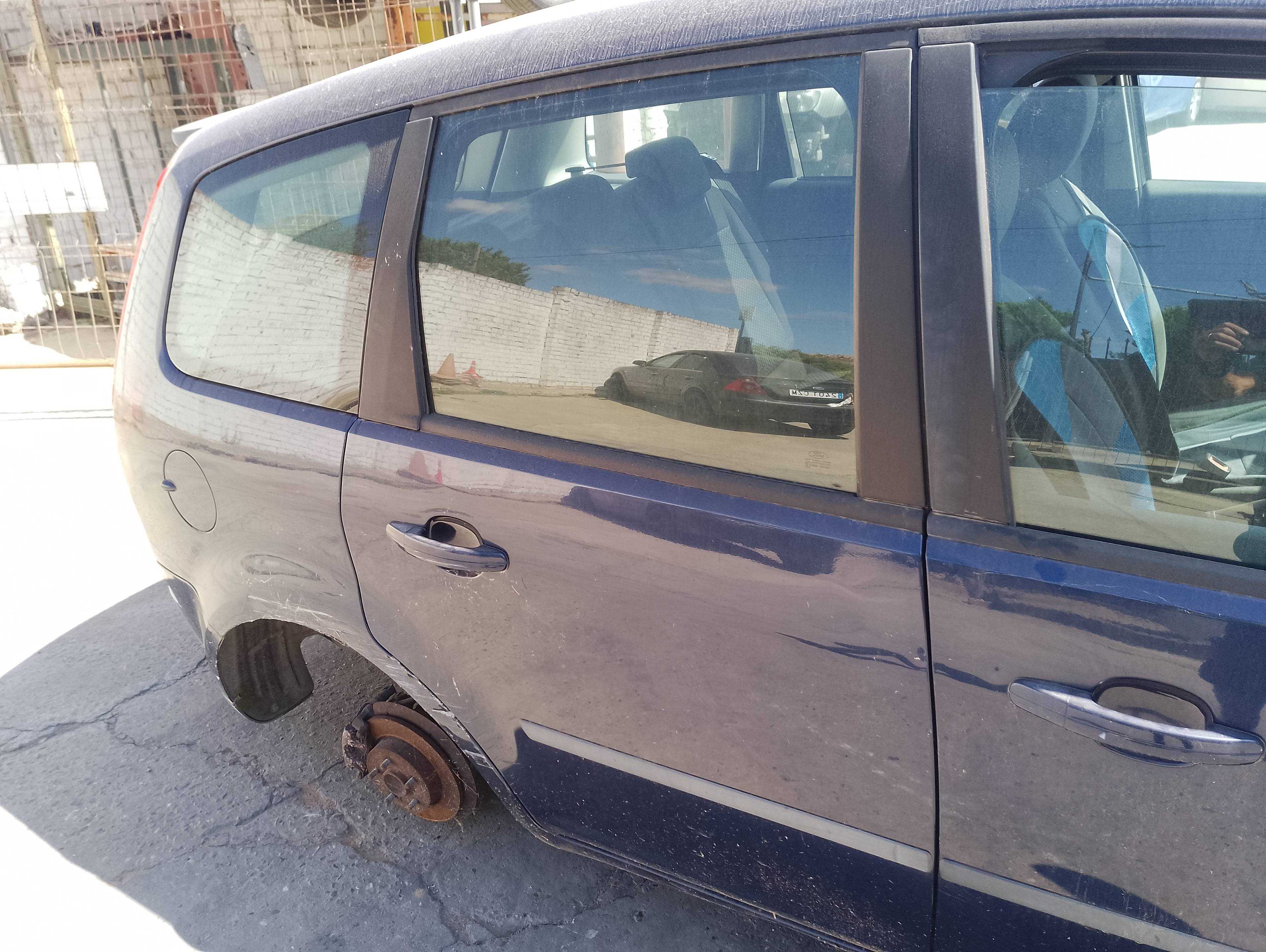 Recambio de puerta trasera derecha para ford focus c-max (cap) ambiente (d) referencia OEM IAM   