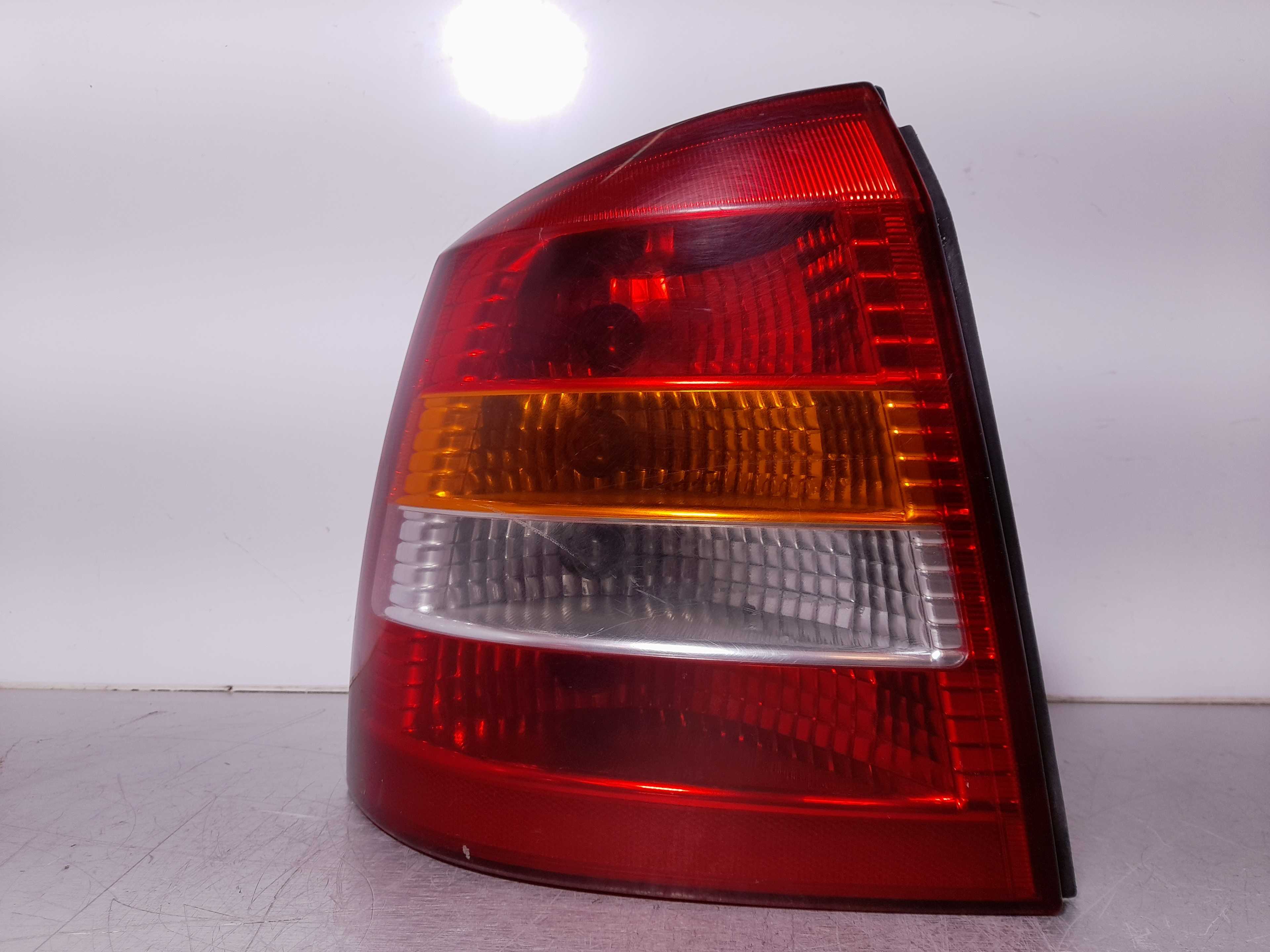 Recambio de piloto trasero izquierdo para opel astra g berlina club referencia OEM IAM 13110929  