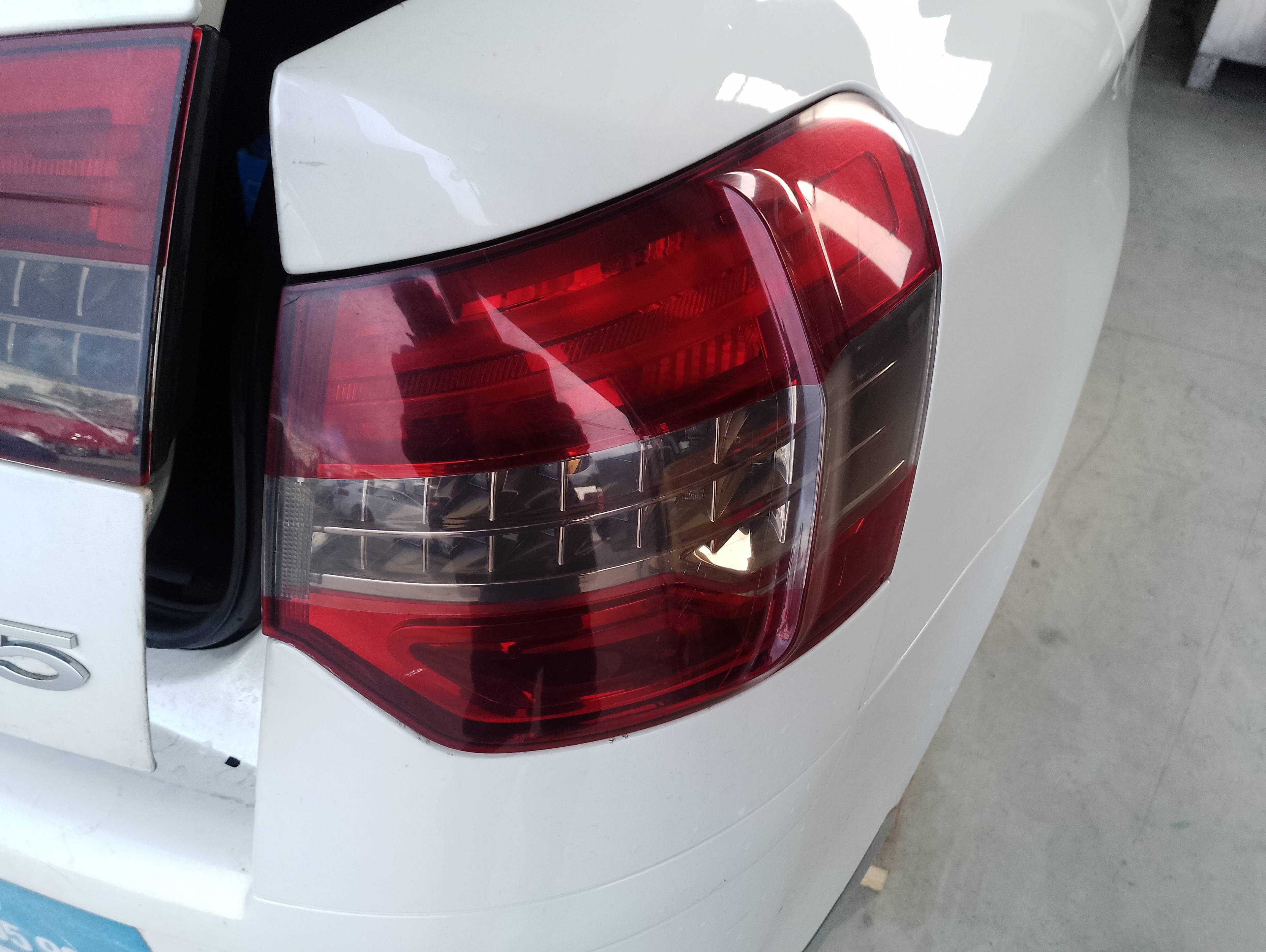 Recambio de piloto trasero derecho para citroën c5 berlina business referencia OEM IAM   