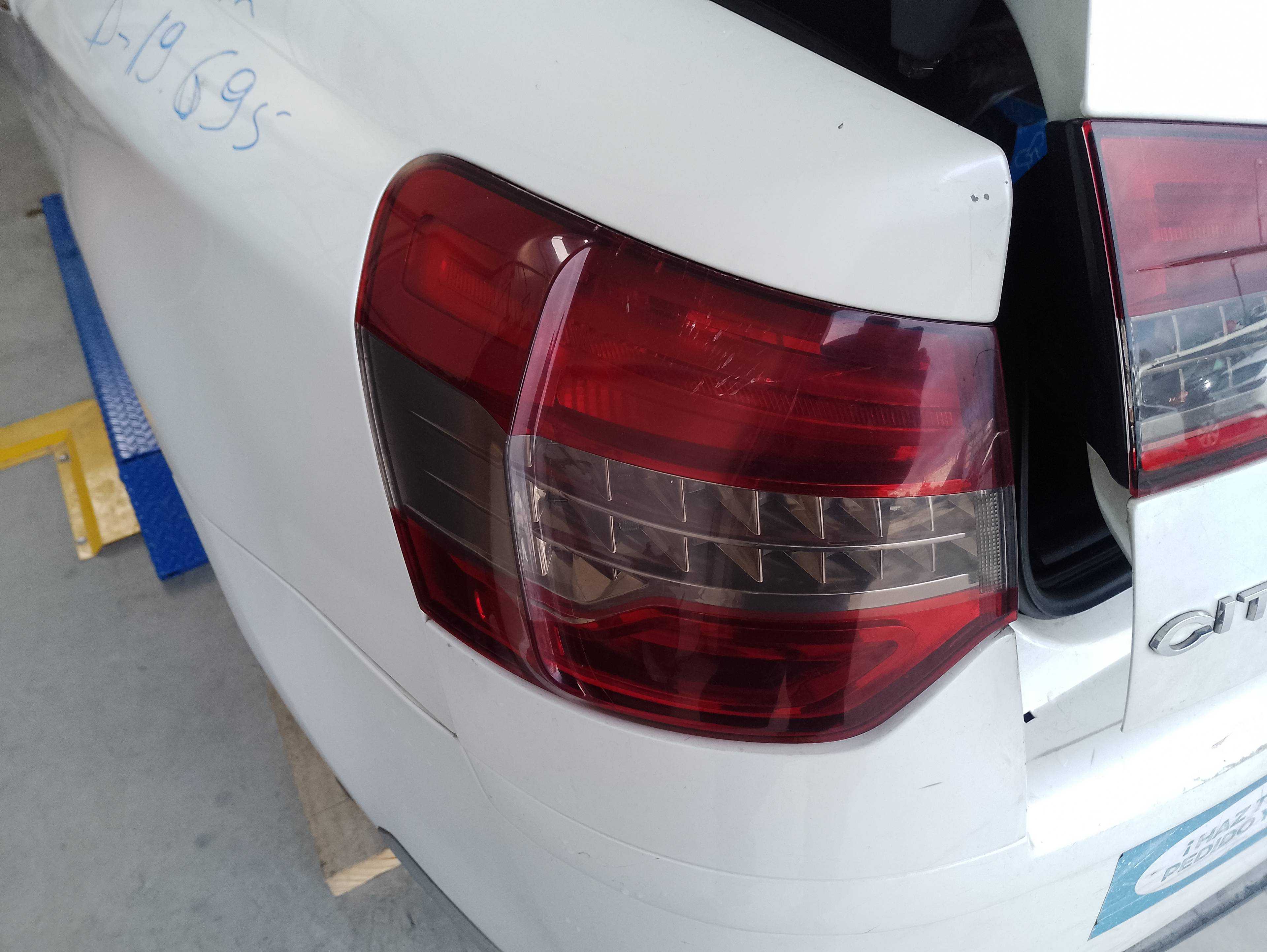 Recambio de piloto trasero izquierdo para citroën c5 berlina business referencia OEM IAM   