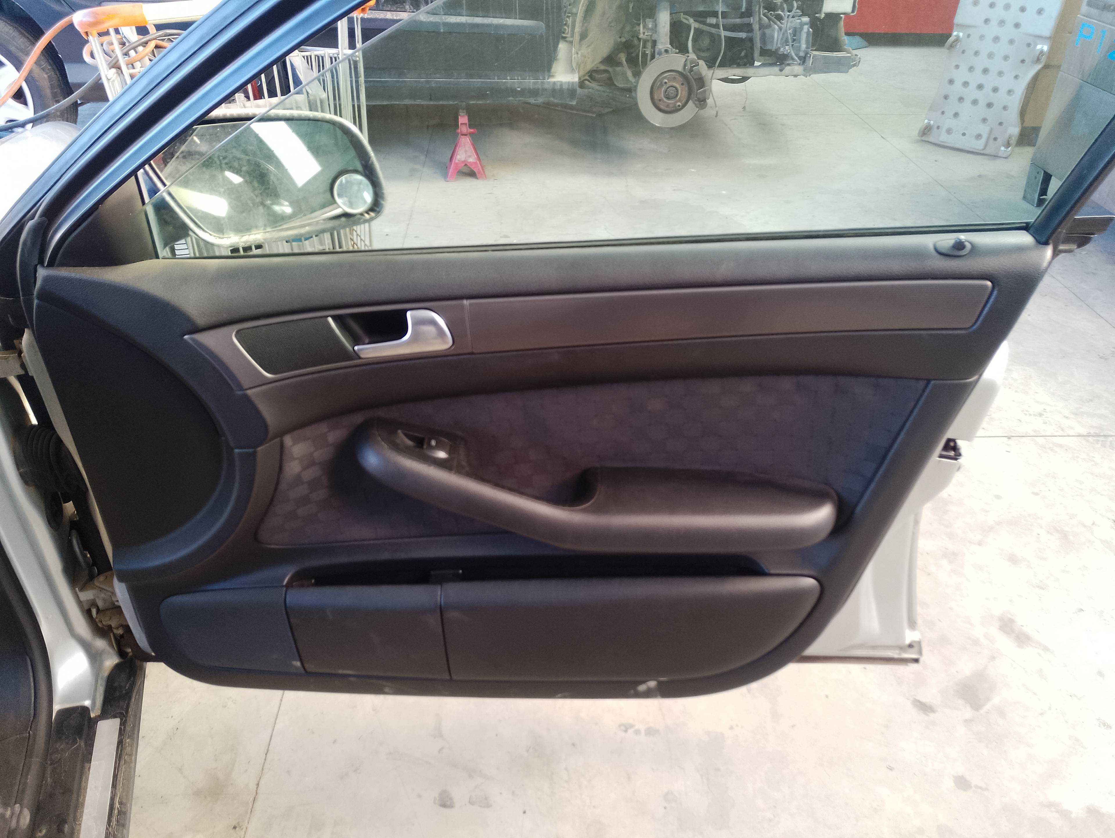 Recambio de guarnecido puerta delantera derecha para audi a6 berlina (4b2) 1.9 tdi referencia OEM IAM   