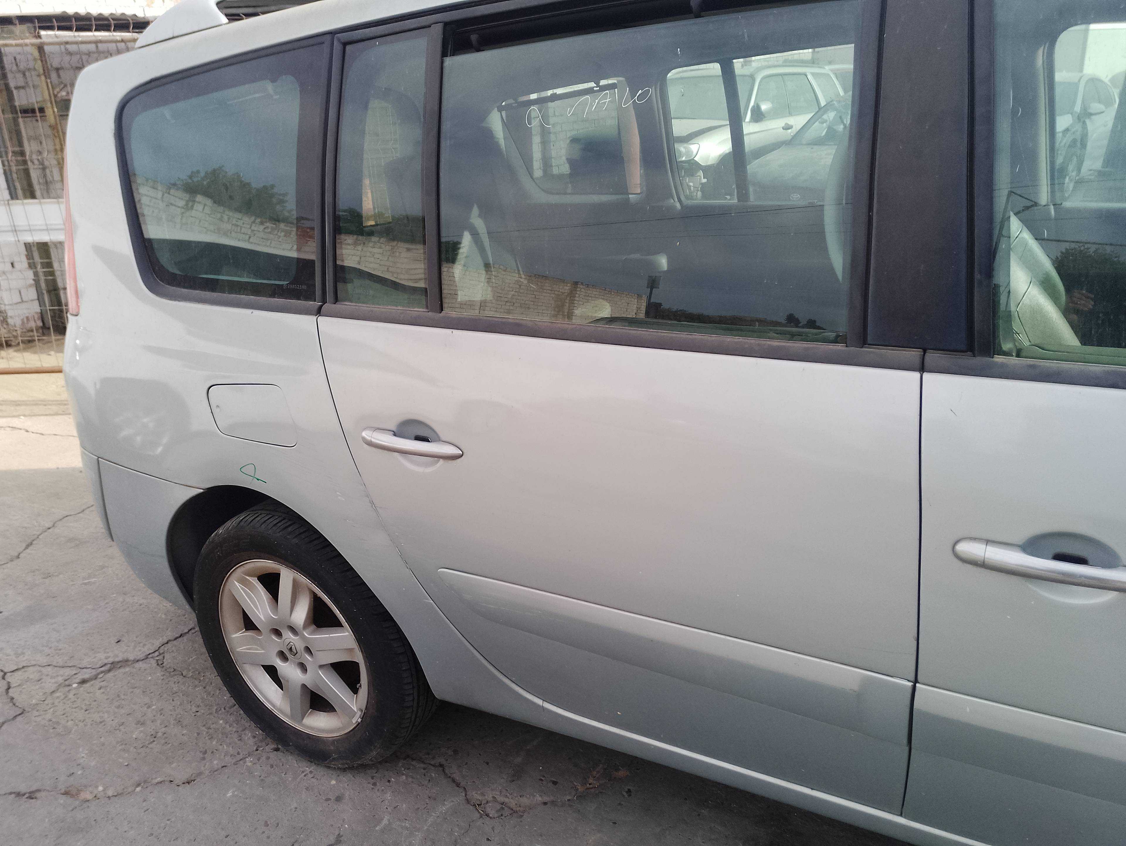 Recambio de puerta trasera derecha para renault espace iv (jk0) dynamique referencia OEM IAM   