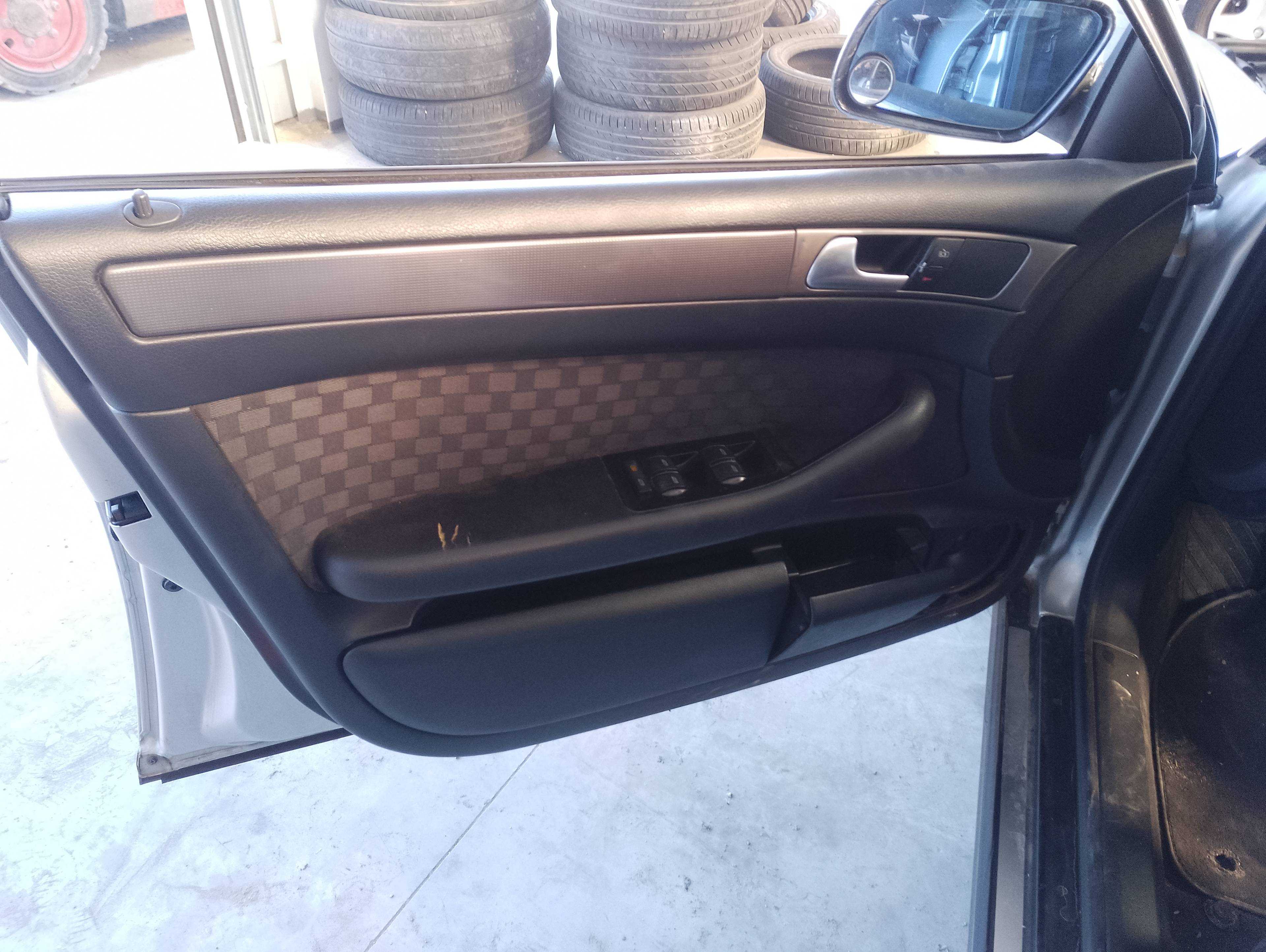 Recambio de guarnecido puerta delantera izquierda para audi a6 berlina (4b2) 1.9 tdi referencia OEM IAM   