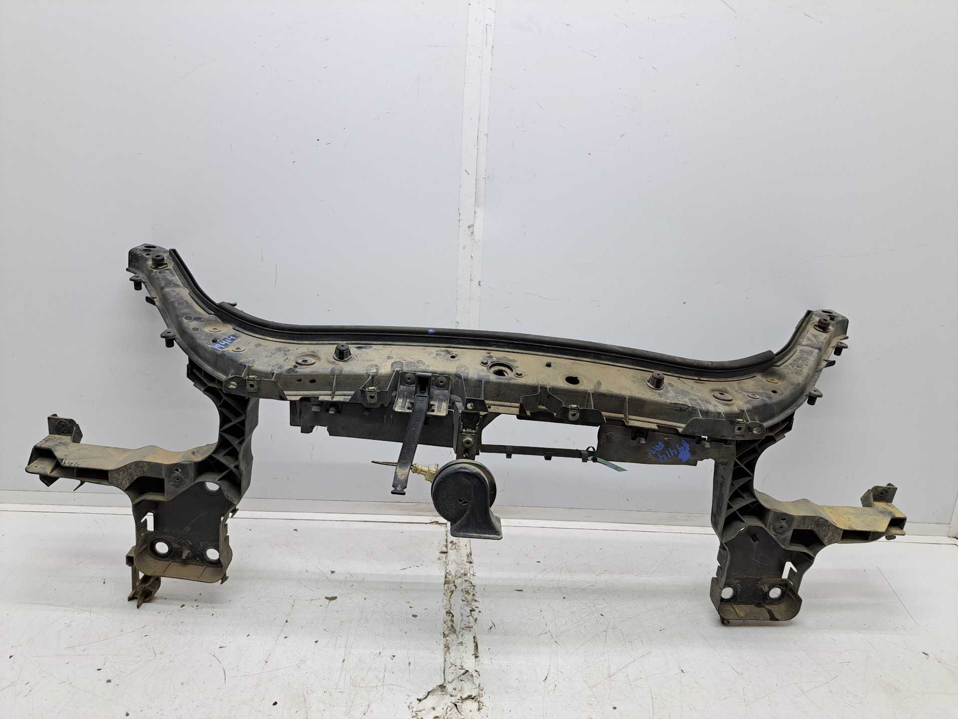 Recambio de panel frontal para renault scenic ii authentique referencia OEM IAM 8200137495  