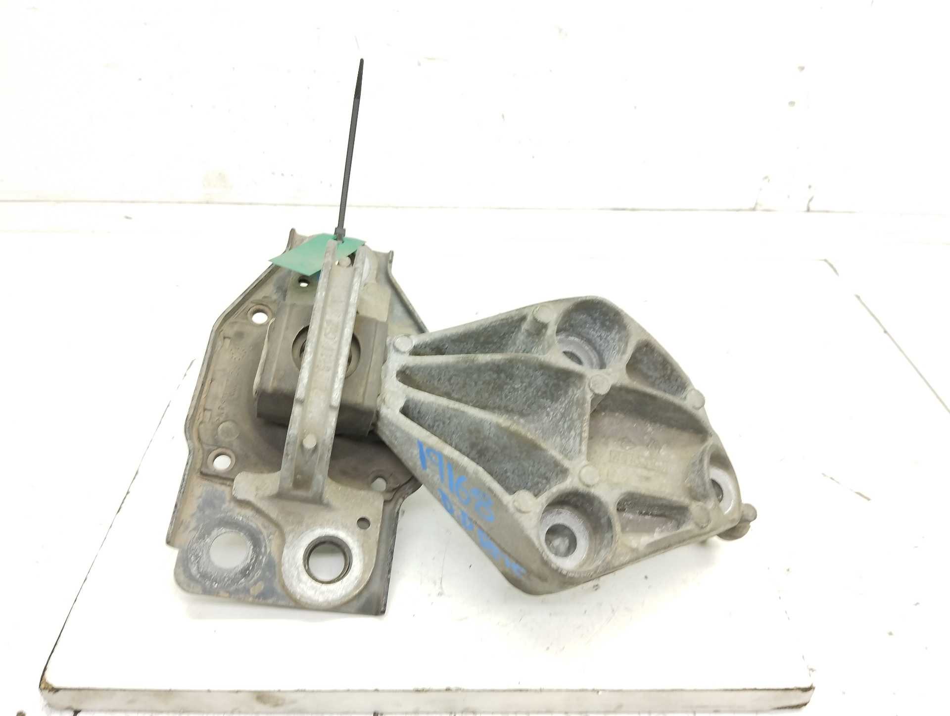 Recambio de soporte motor derecho para renault megane ii berlina 5p authentique referencia OEM IAM 500900500  