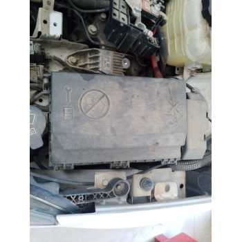 CAJA RELES / FUSIBLES 13318782 