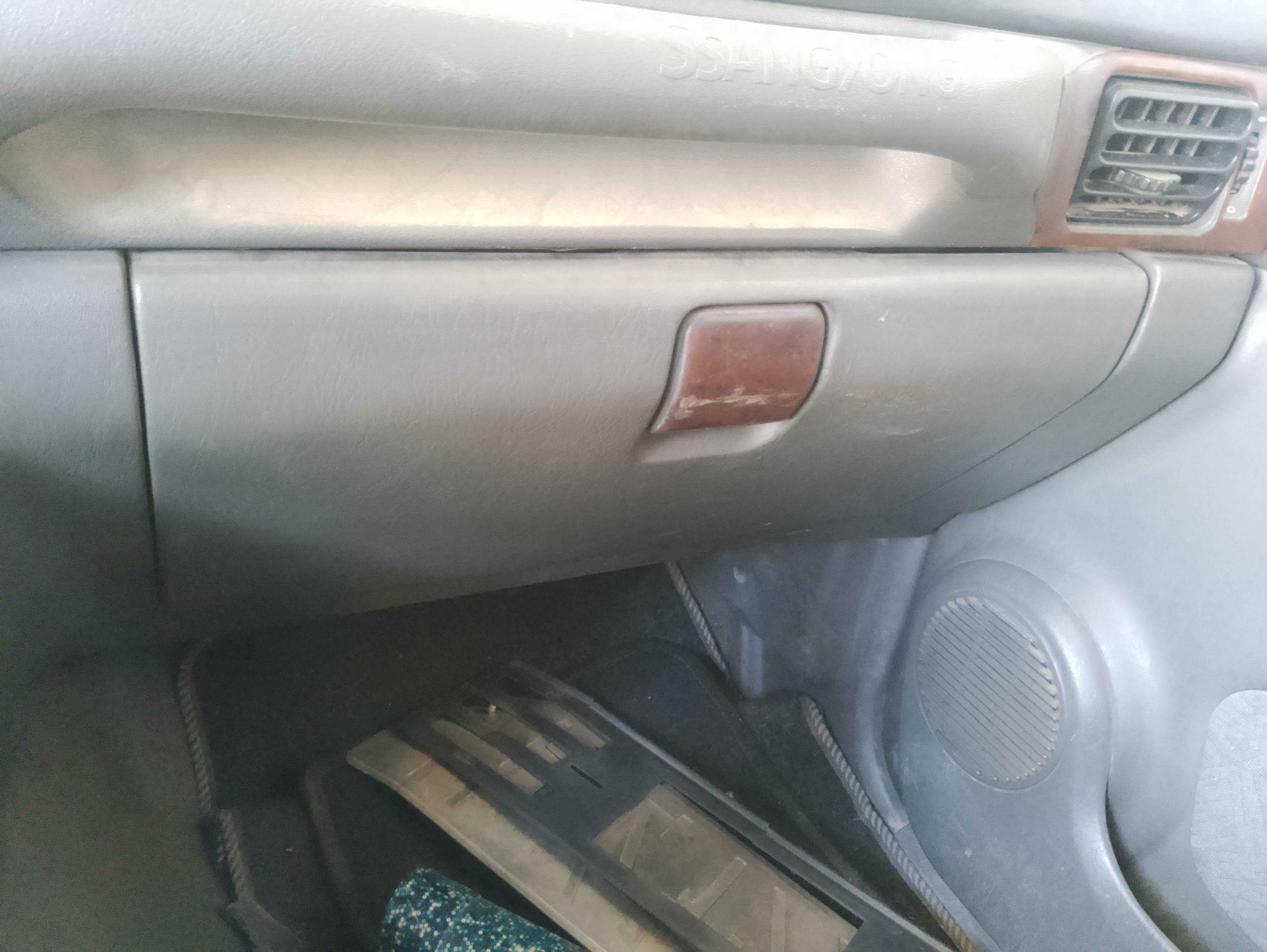 Recambio de guantera para ssangyong musso 4x4 wagon referencia OEM IAM   