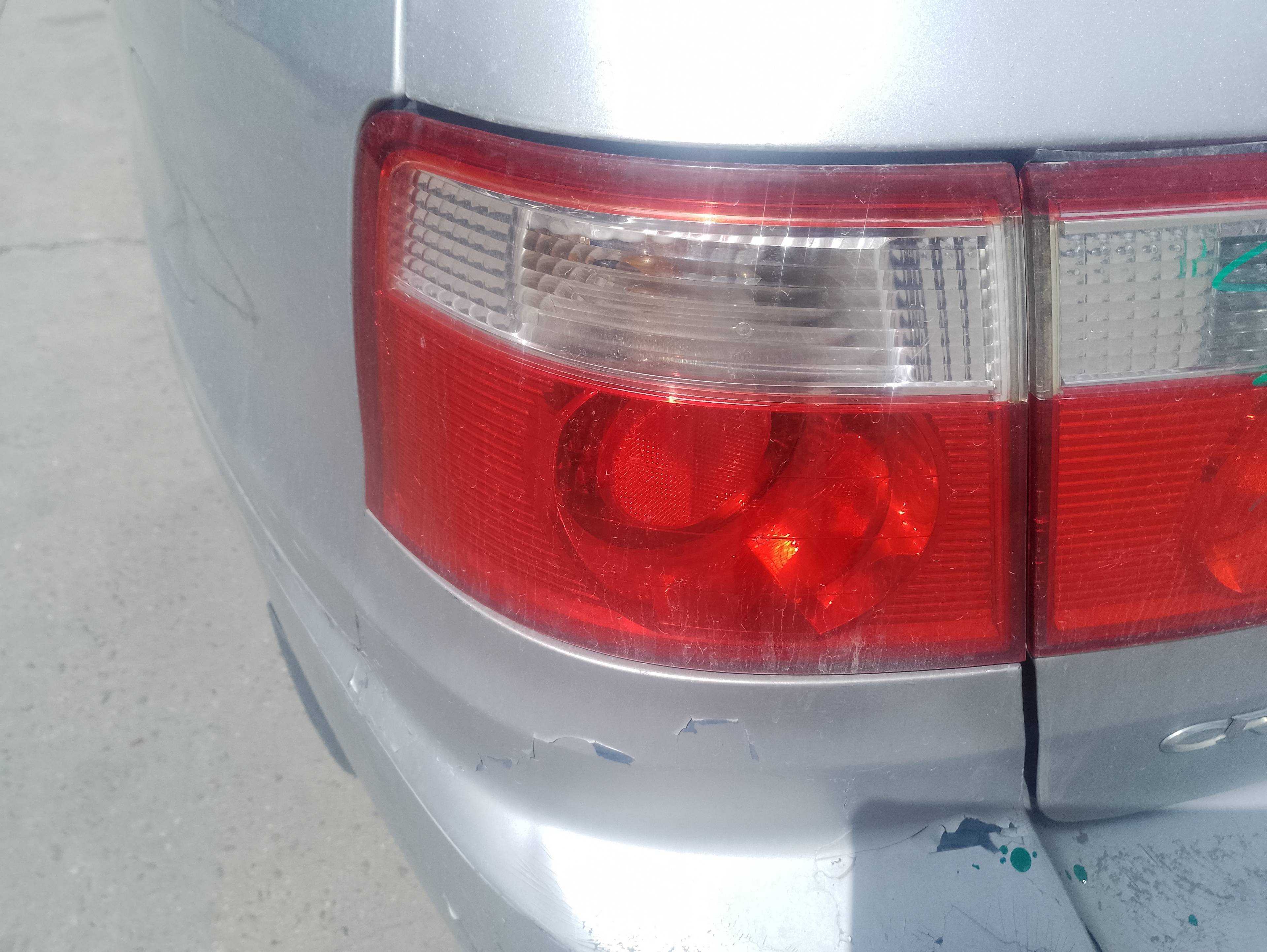 Recambio de piloto trasero izquierdo para kia carens 2.0 crdi ex monovolumen referencia OEM IAM   
