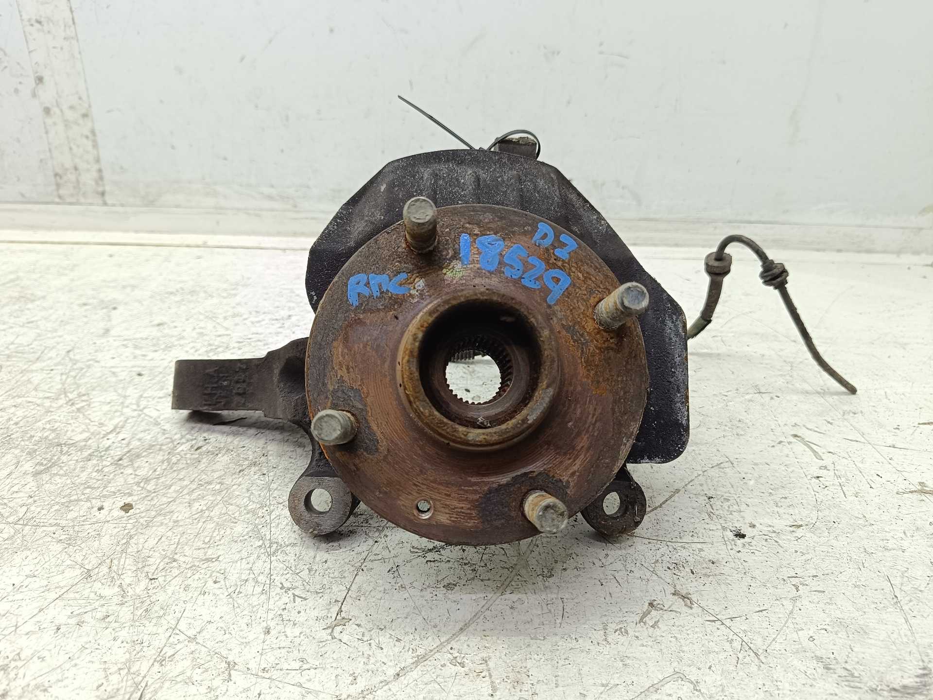 Recambio de mangueta delantera izquierda para chevrolet nubira berlina 1.8 cat referencia OEM IAM   