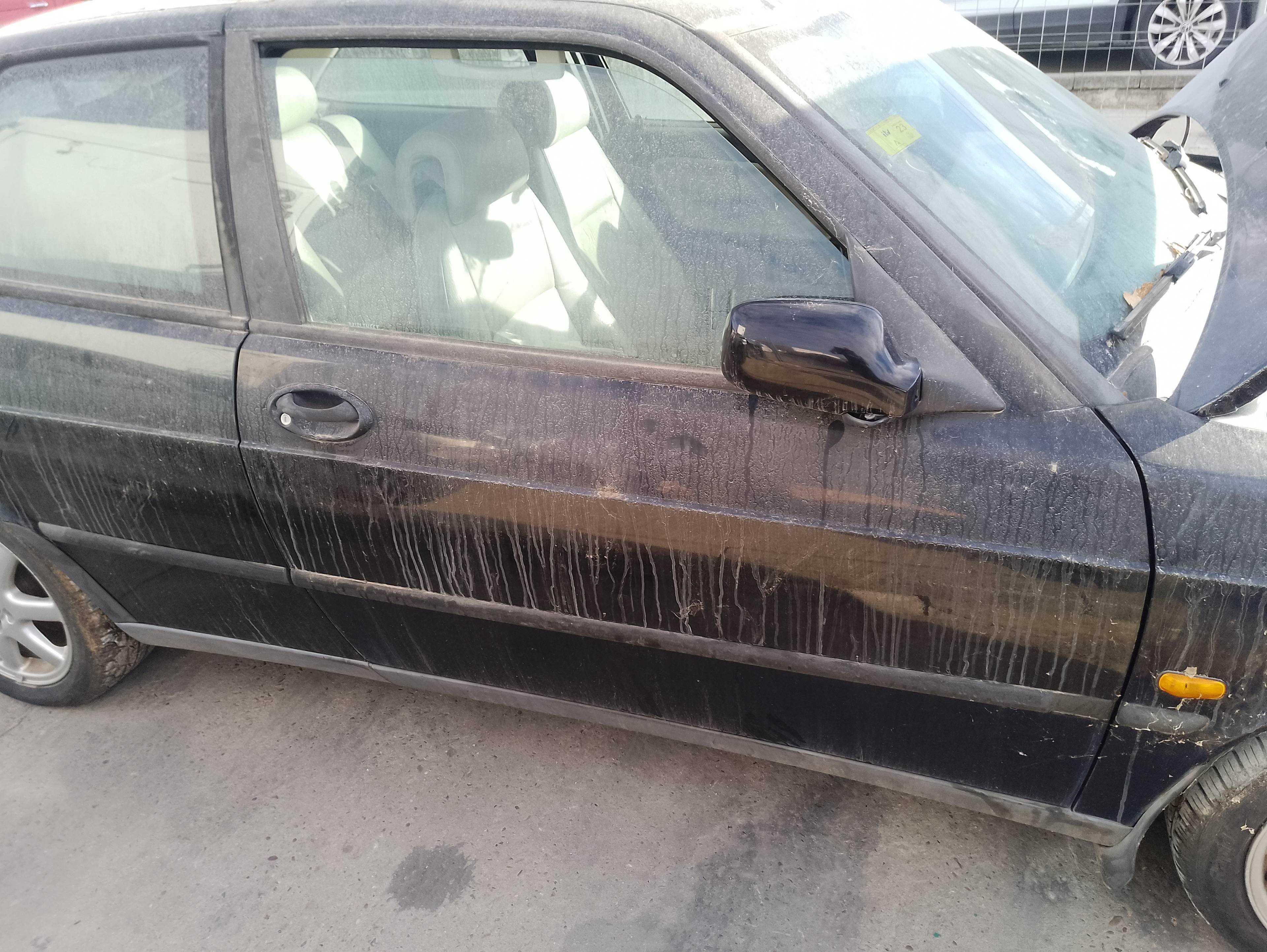 Recambio de puerta delantera derecha para saab 900 berlina 2.0 cat referencia OEM IAM   