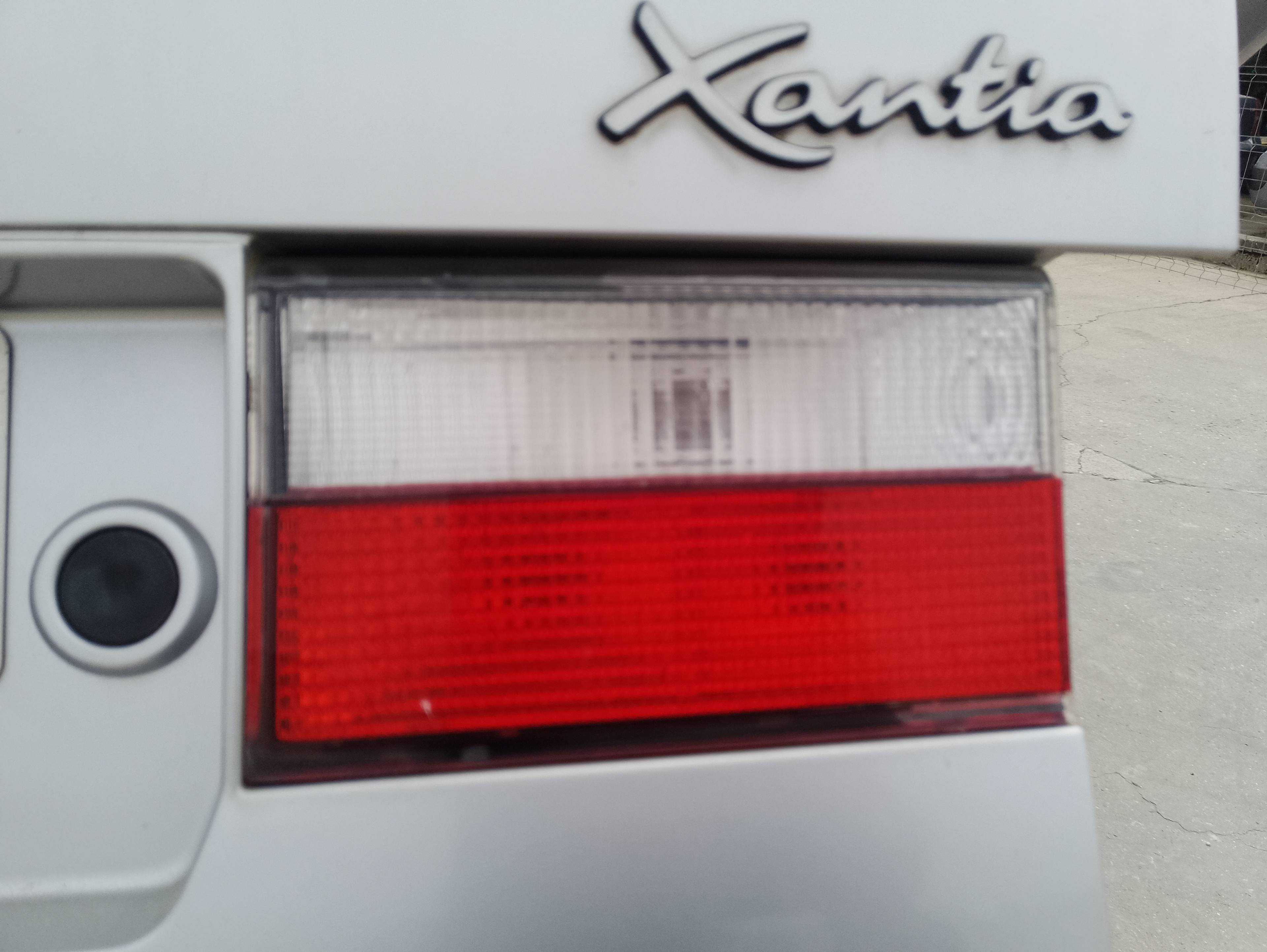Recambio de piloto porton trasero derecho para citroën xantia berlina 1.6 armonia referencia OEM IAM   