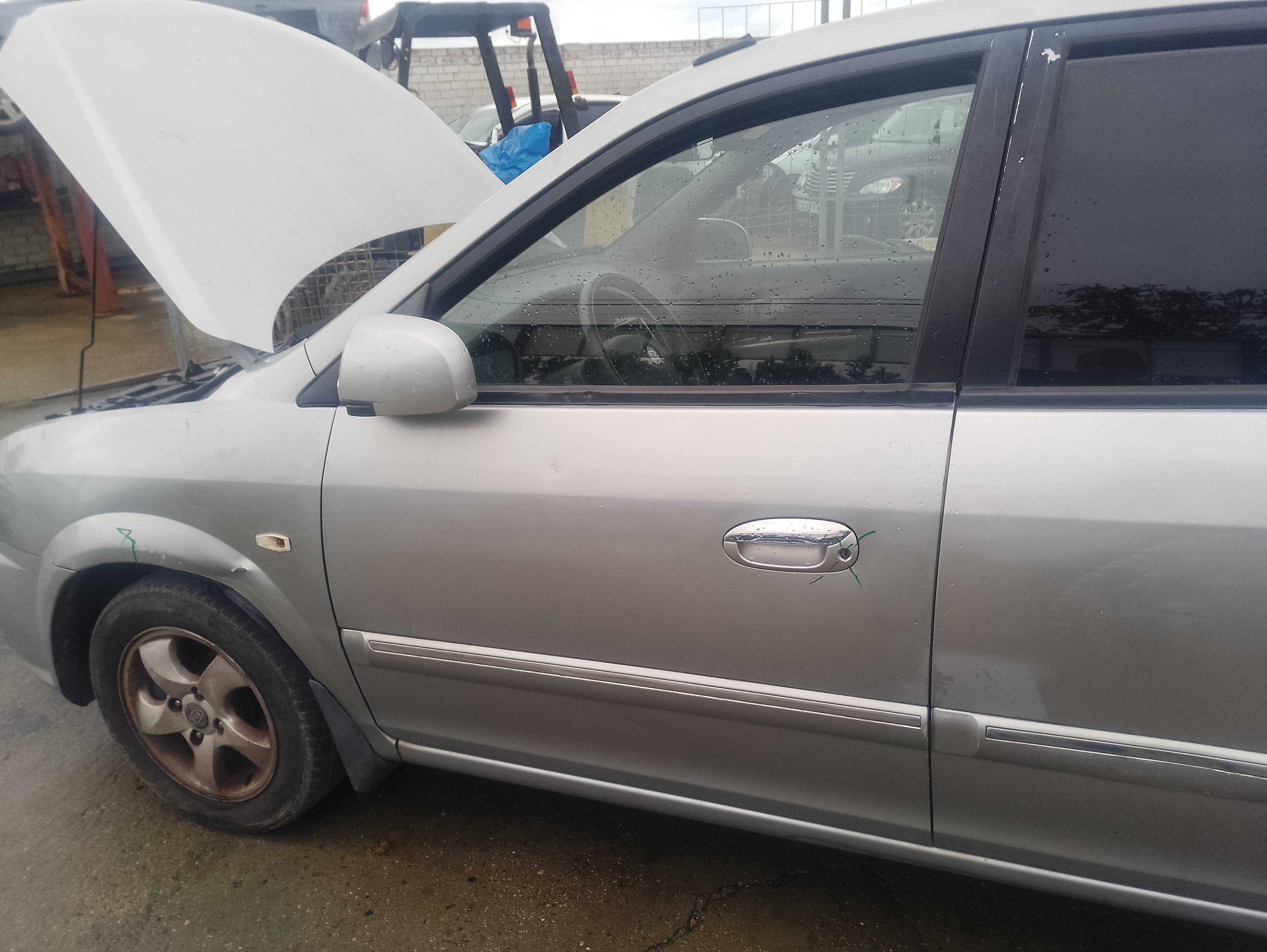 Recambio de puerta delantera izquierda para kia carens 2.0 crdi ex monovolumen referencia OEM IAM   