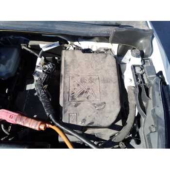 CAJA RELES / FUSIBLES 