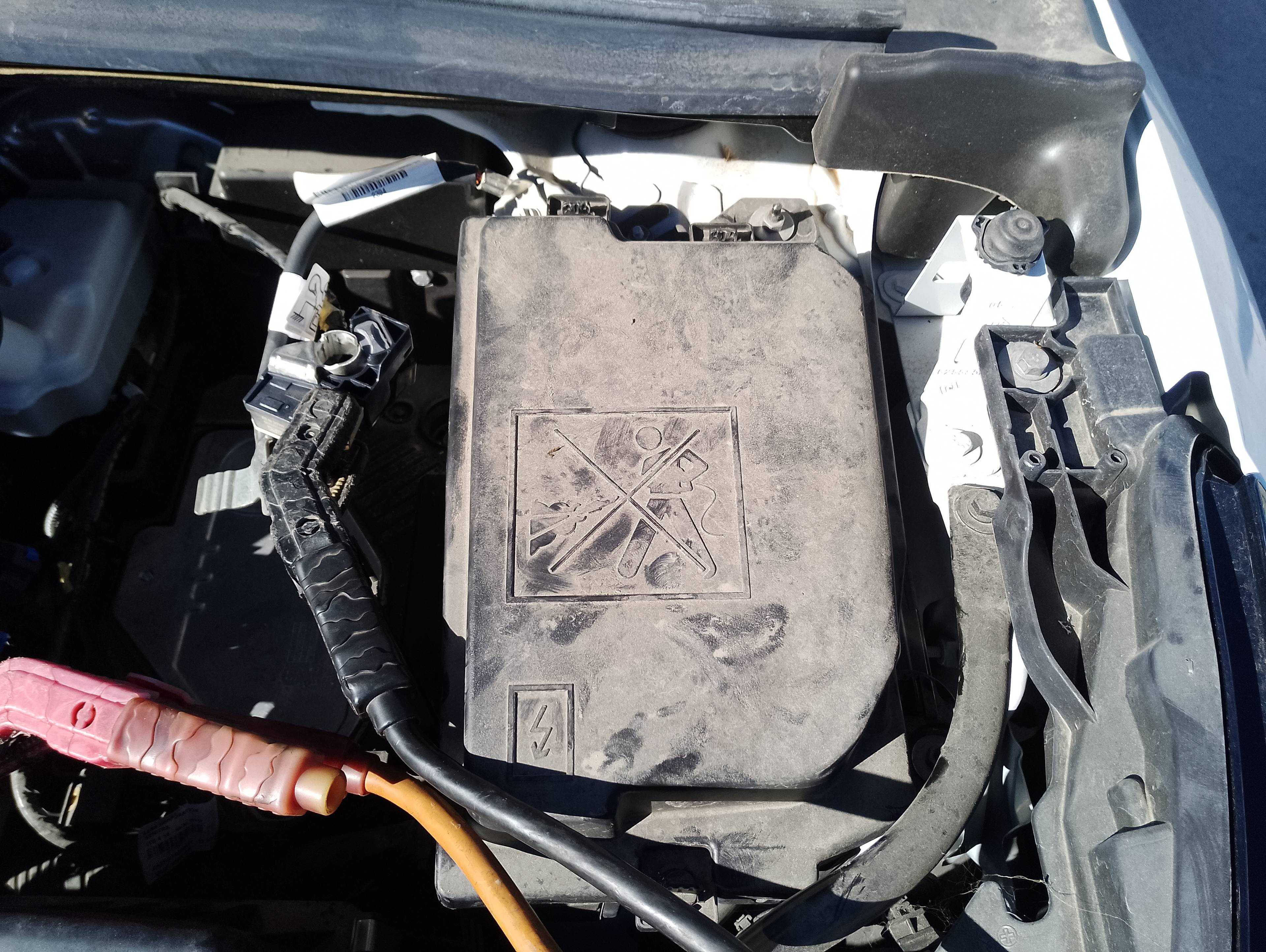 Recambio de caja reles / fusibles para renault captur ii equilibre referencia OEM IAM   