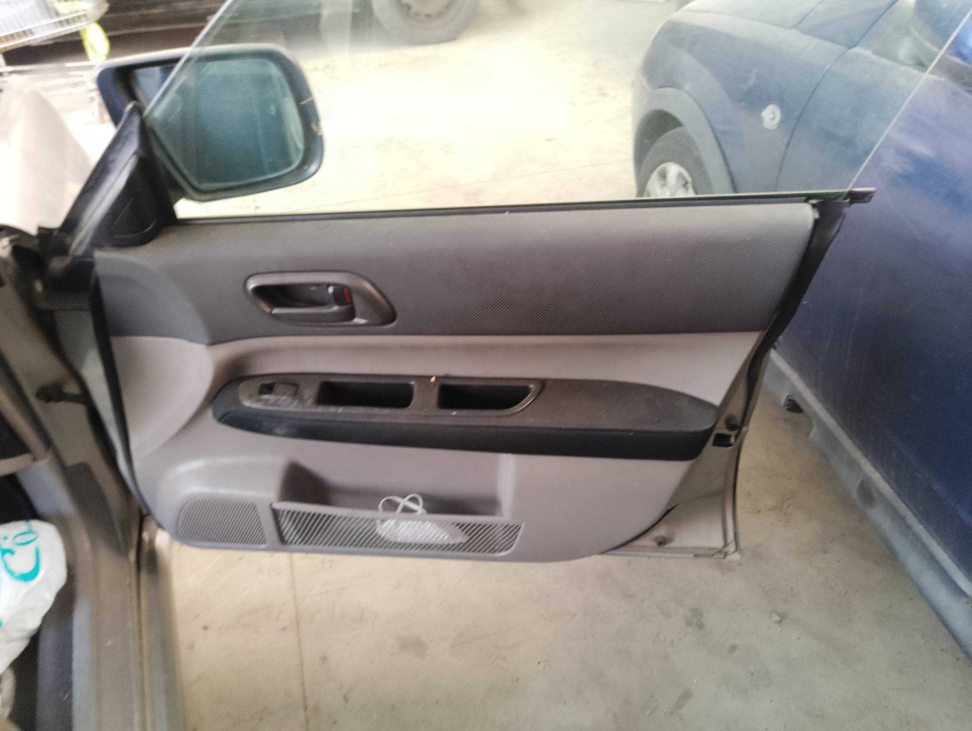 Recambio de guarnecido puerta delantera derecha para subaru forester s11 (sg) 2.0 referencia OEM IAM   