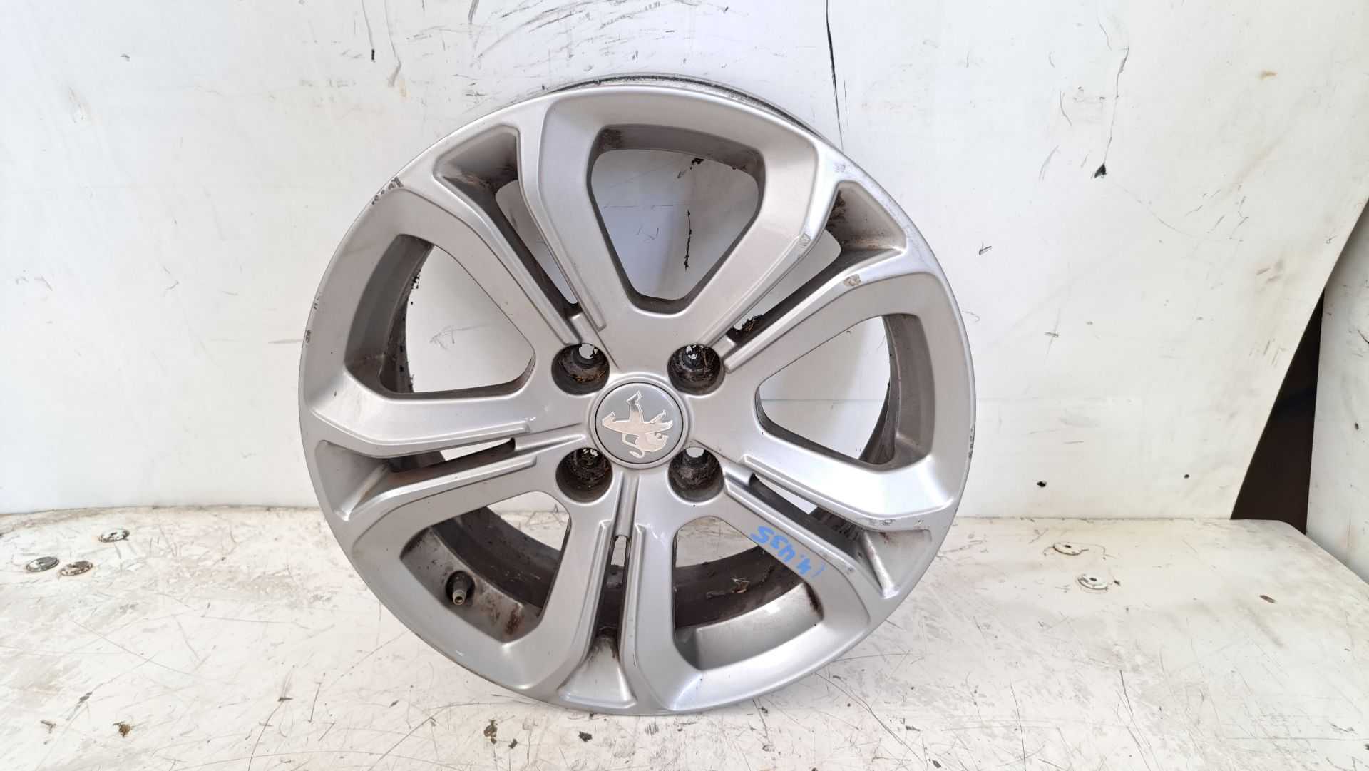 Recambio de llanta para peugeot 208 1.6 16v hdi fap referencia OEM IAM r16 9673773677 
