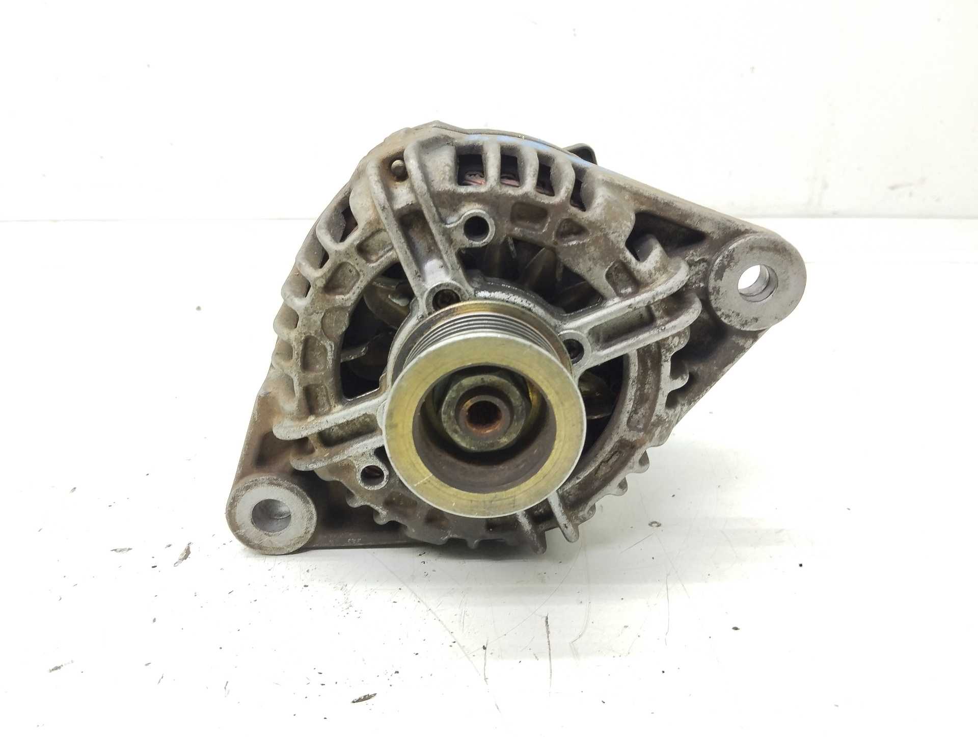 Recambio de alternador para alfa romeo 147 (190) 1.6 16v cat referencia OEM IAM 46813062 0124325060 BOSCH.