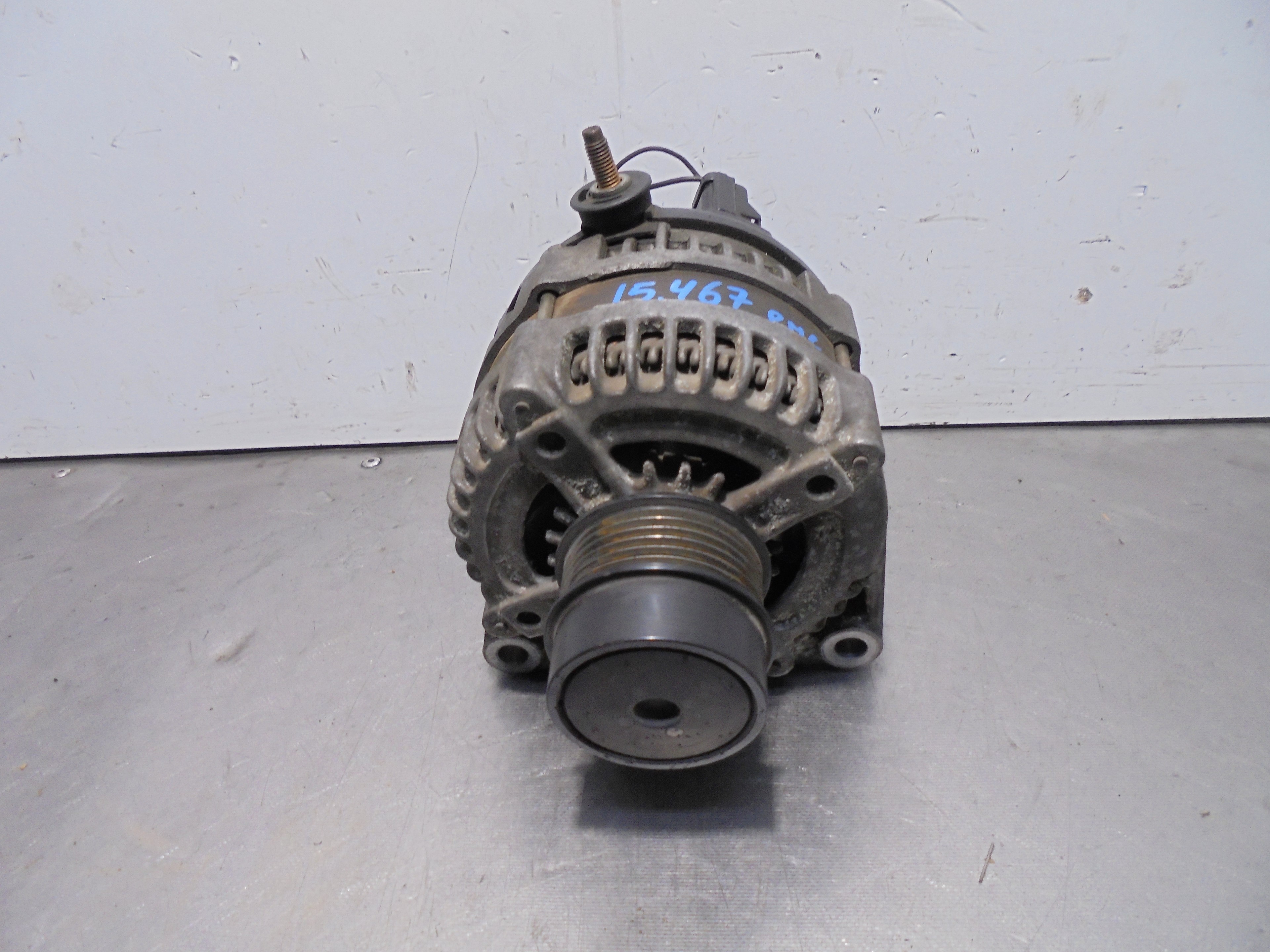 Recambio de alternador para chrysler voyager (rg) 3.3 v6 cat referencia OEM IAM 04868430AD DENSO 