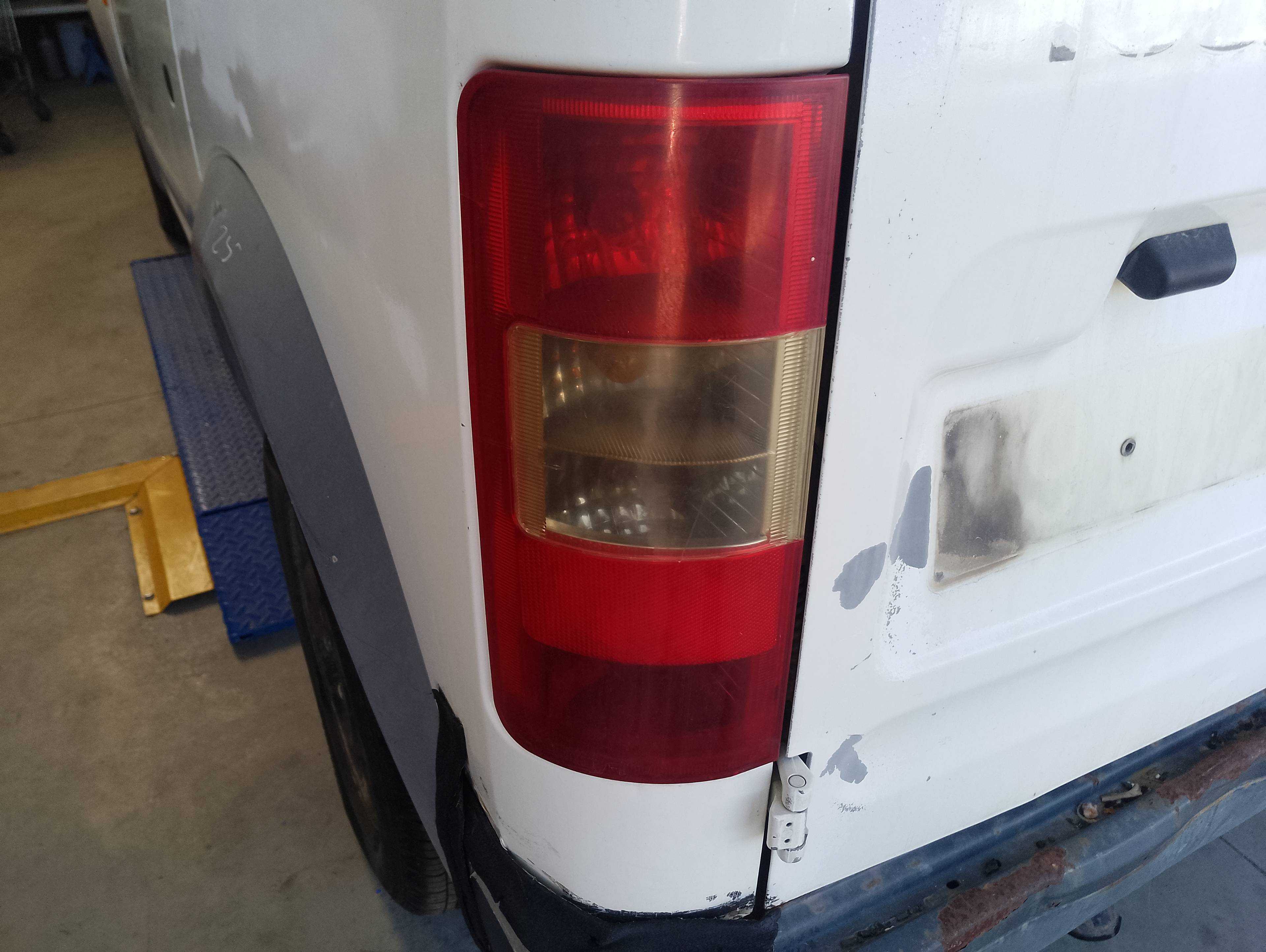 Recambio de piloto trasero izquierdo para ford transit connect (tc7) furgón (2006) referencia OEM IAM   