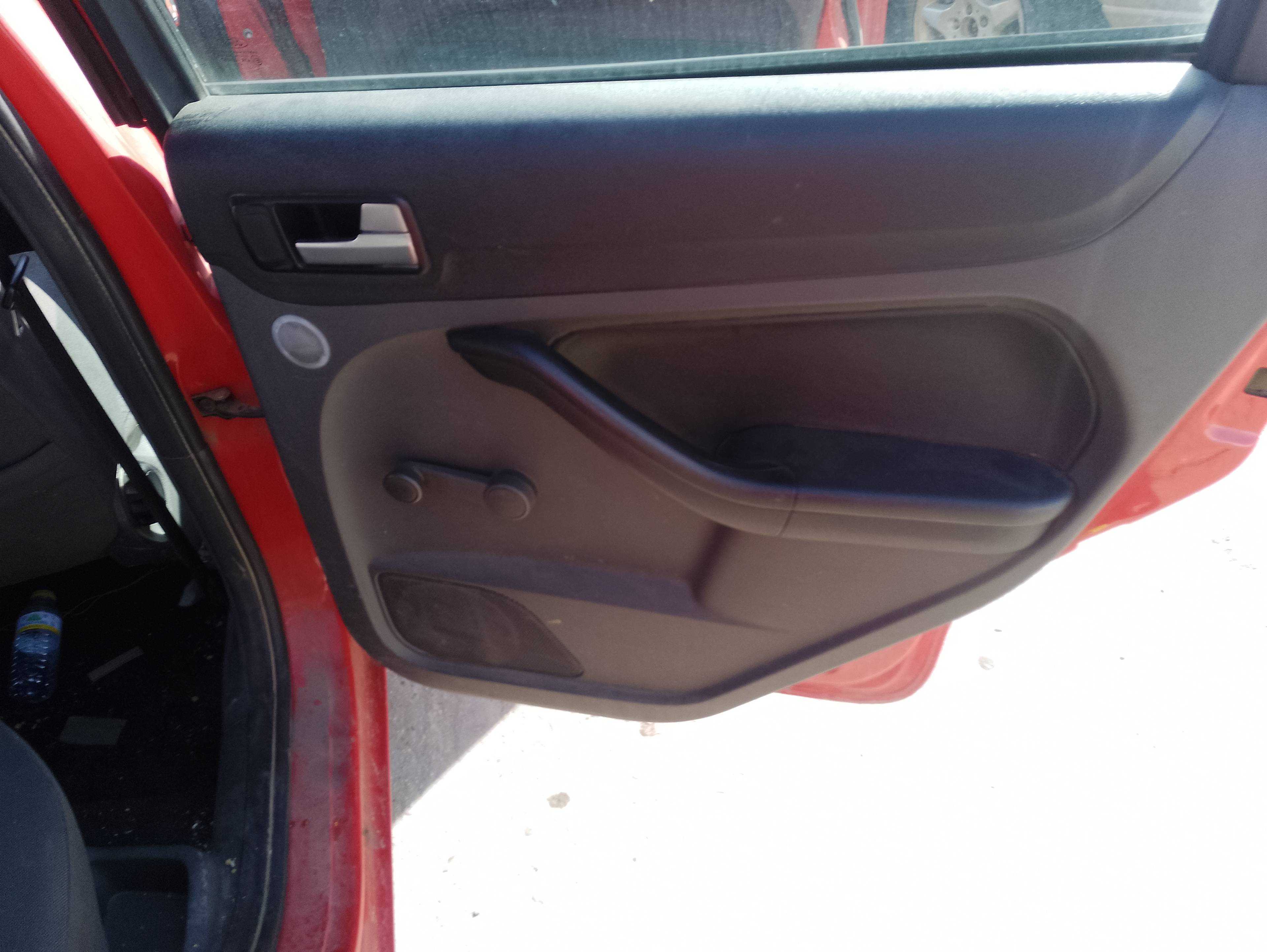 Recambio de guarnecido puerta trasera derecha para ford focus berlina (cap) ambiente (d) referencia OEM IAM   