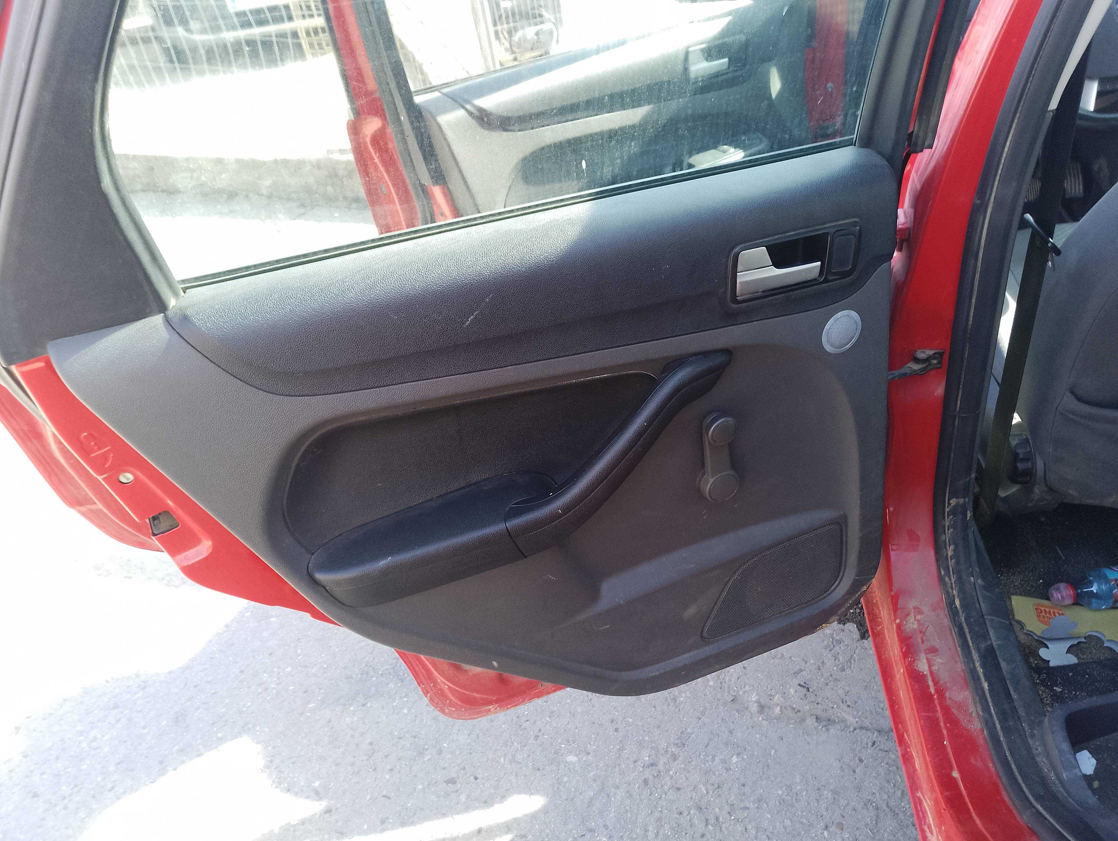 Recambio de guarnecido puerta trasera izquierda para ford focus berlina (cap) ambiente (d) referencia OEM IAM   