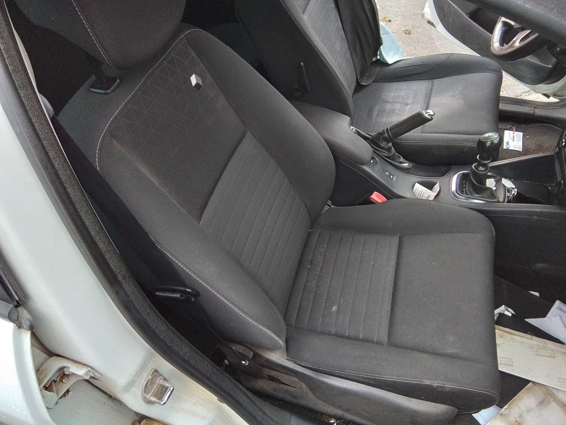 Recambio de asiento delantero derecho para renault megane iii berlina 5 p business referencia OEM IAM   