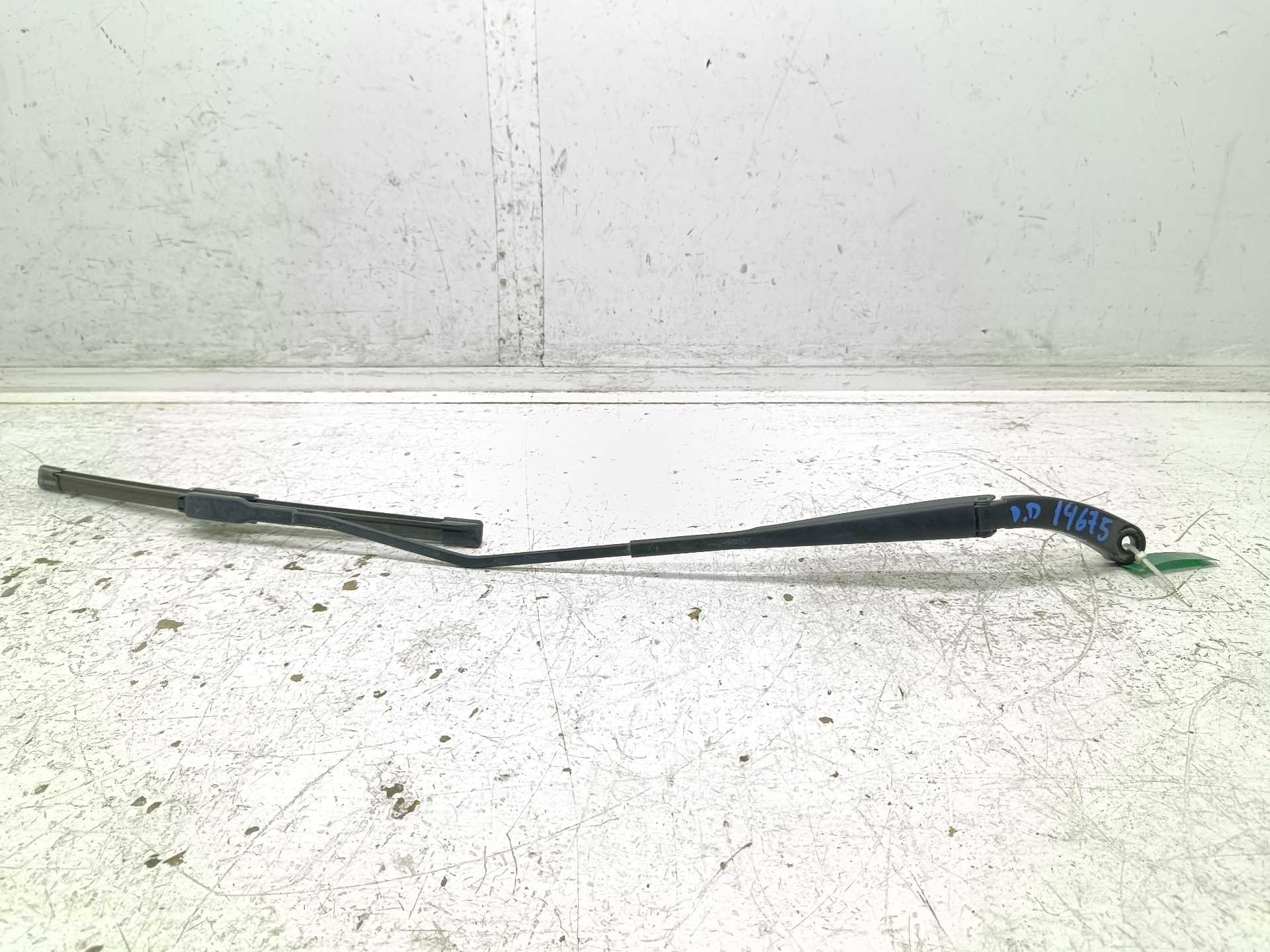 Recambio de brazo limpia delantero derecho para dacia lodgy laureate referencia OEM IAM 288861710R  