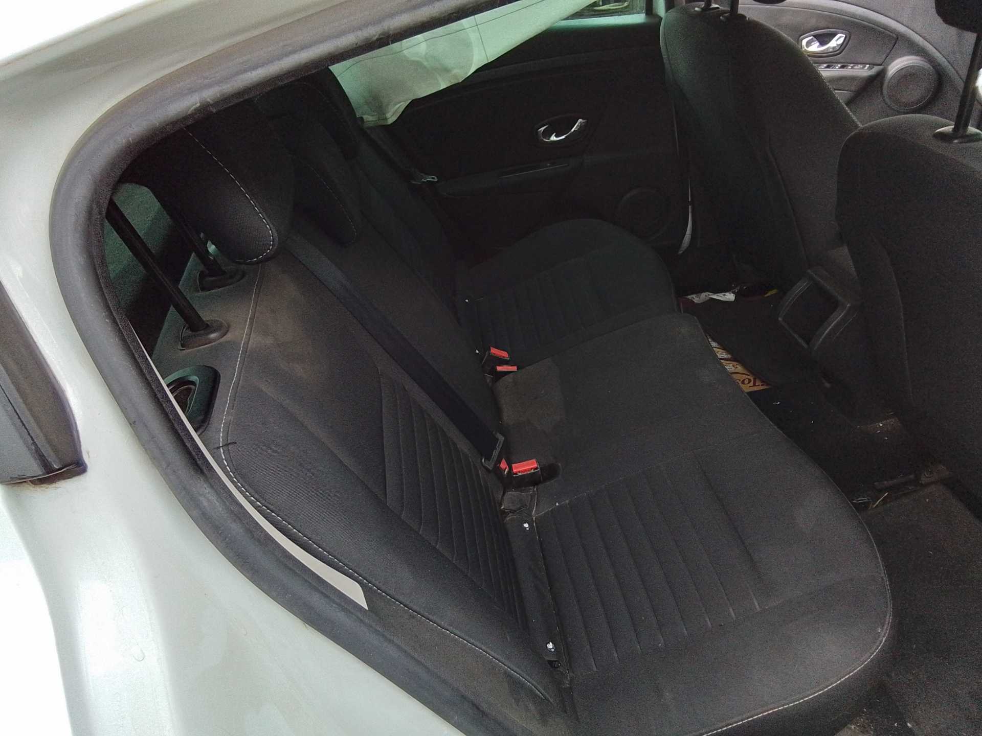 Recambio de asientos traseros para renault megane iii berlina 5 p business referencia OEM IAM   