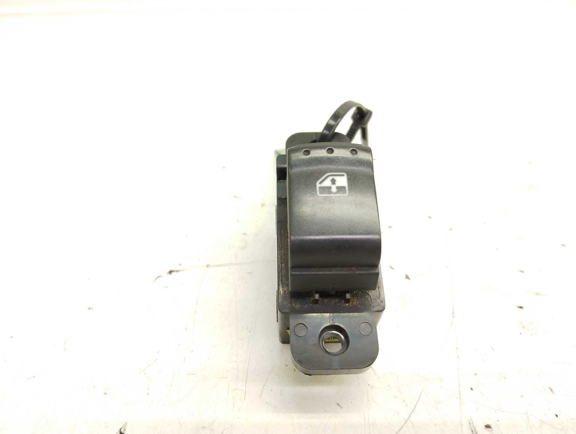 Recambio de mando elevalunas trasero izquierdo para ssangyong actyon 200 xdi referencia OEM IAM   