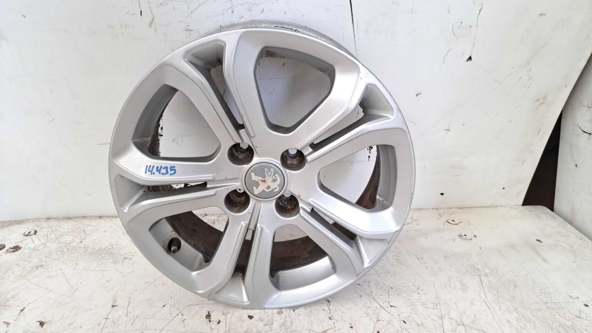 Recambio de llanta para peugeot 208 1.6 16v hdi fap referencia OEM IAM r16 9673773677 